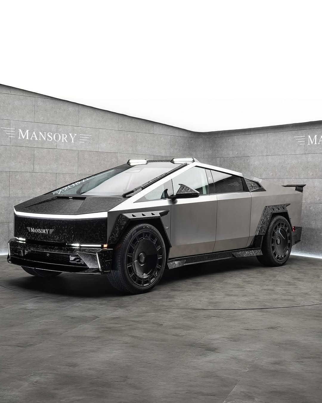 星期一ProgrAM：@mansory @teslaclubofamerica