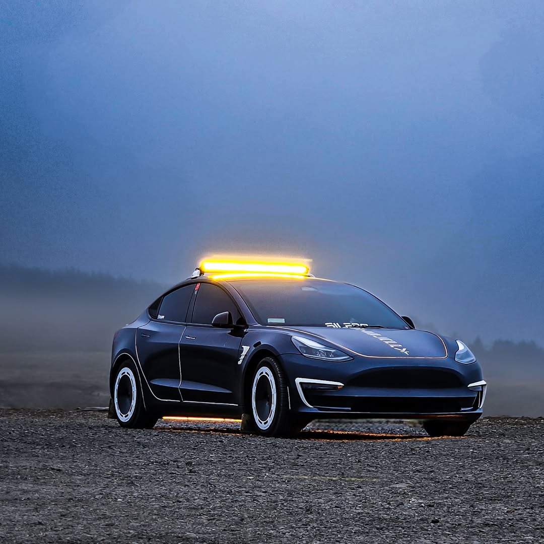 比明亮的亮。从加利福尼亚到oregon到📍华盛顿📍到加拿大的独奏旅行是⟦2的，我感谢自己的经验！没什么。 

车轮ARE@airiodesign
lightbAR是 @lasfit.t@lasfit.teslaaccaFPV，有些节省以升级💪🏼
#TeslaUpgrades #teslalife #teslaautopilot #TeslaModel3 #teslatravel @teslafpv