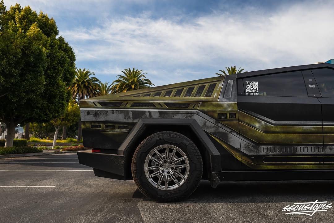 V2 Razorback Cyber​​truck包装套件在这里，它比以往任何时候都更好！ 🚗💥采用了更经过战斗测试的设计，增强的DetAILs和新鲜的Patina Elements，该升级已准备好将您的网络狂欢提升到一个新的水平。想要一些自定义的东西吗？ DM我们用LOGOs或调整来个性化您的包装，以使其成为您的独特之处。立即前往我们的Shopify，立即抓住您的！
•
•
•
___________________________________________
联系信息
（650）562-7034
销售@sscamerica.com 
___________________________________________
razorbackcybertruck #cybertruckwrap #cybertruckdesign #cybertruck #halo #CallofDuty＃vinylwr⟦2Inging#westcoastoriginal #siliconvalley＃sfbay⟦33⟧Ea#vehicleenhancementstudio #sscustudio #sscustom #wraphicdesign＃LIVERydesign#haloreach #halomemes #haloinfinte＃razorbackv2＃razorbackv2＃razorbackversion2 #explore #exploremore #viral #reels #reels＃relonmusk #elonmusk #explorer #explorer #explorer #explorer @sscustoms