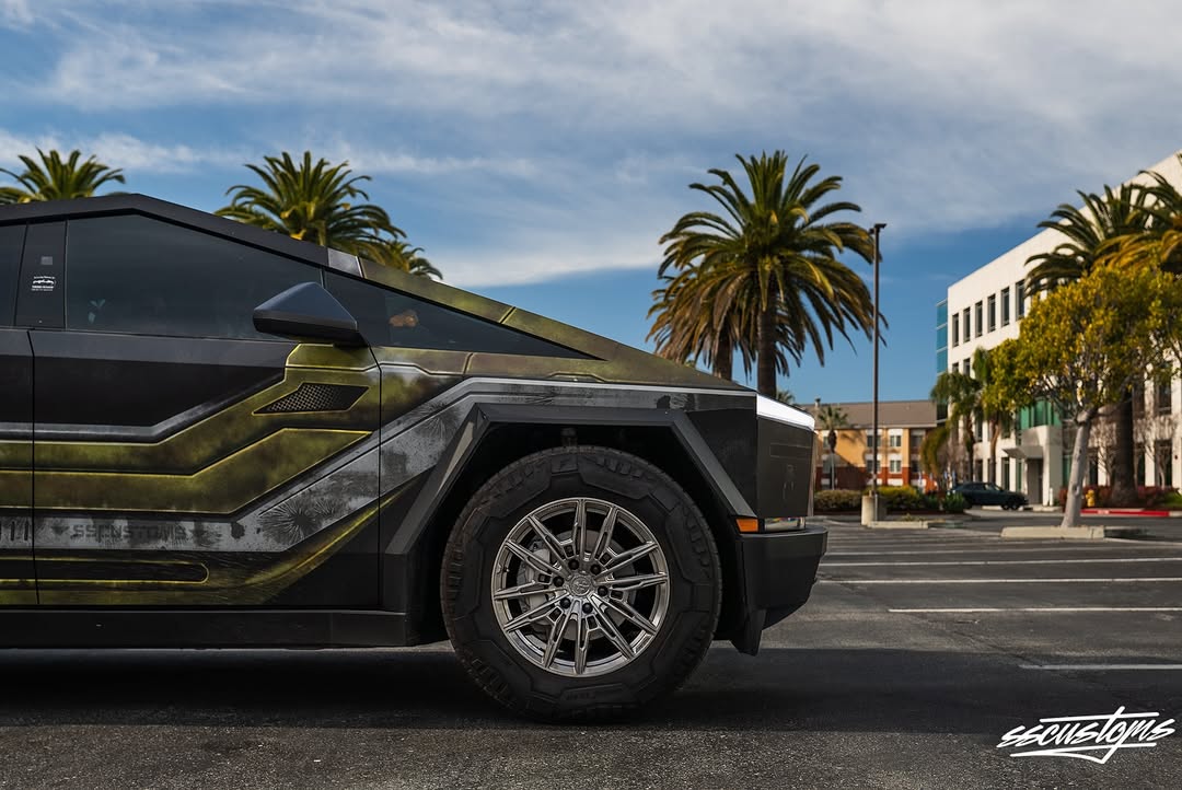 V2 Razorback Cyber​​truck包装套件在这里，它比以往任何时候都更好！ 🚗💥采用了更经过战斗测试的设计，增强的DetAILs和新鲜的Patina Elements，该升级已准备好将您的网络狂欢提升到一个新的水平。想要一些自定义的东西吗？ DM我们用LOGOs或调整来个性化您的包装，以使其成为您的独特之处。立即前往我们的Shopify，立即抓住您的！
•
•
•
___________________________________________
联系信息
（650）562-7034
销售@sscamerica.com 
___________________________________________
razorbackcybertruck #cybertruckwrap #cybertruckdesign #cybertruck #halo #CallofDuty＃vinylwr⟦2Inging#westcoastoriginal #siliconvalley＃sfbay⟦33⟧Ea#vehicleenhancementstudio #sscustudio #sscustom #wraphicdesign＃LIVERydesign#haloreach #halomemes #haloinfinte＃razorbackv2＃razorbackv2＃razorbackversion2 #explore #exploremore #viral #reels #reels＃relonmusk #elonmusk #explorer #explorer #explorer #explorer @sscustoms
