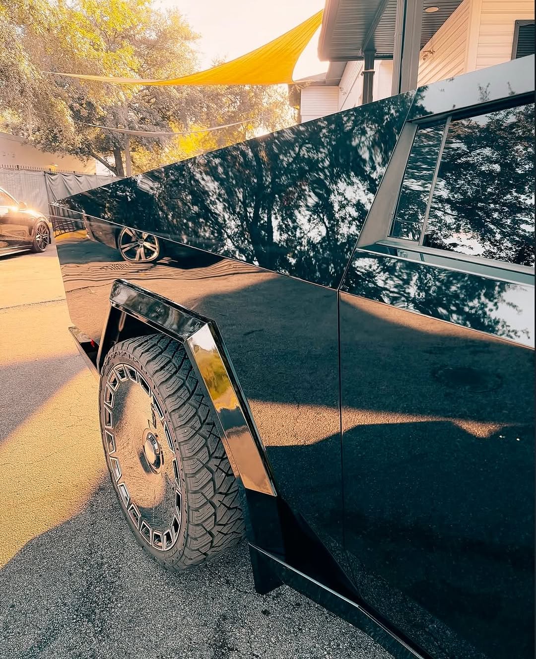 高光泽黑色塞伯特式🔥🔥🔥🔥

<关注我们所有塞伯特式内容>
#CyberTruck #TeslaCyberTruck #Tesla #CyberTruckOnly #EV #BEV #PickUpTruck #Truck @motionautostudio @teslacybert