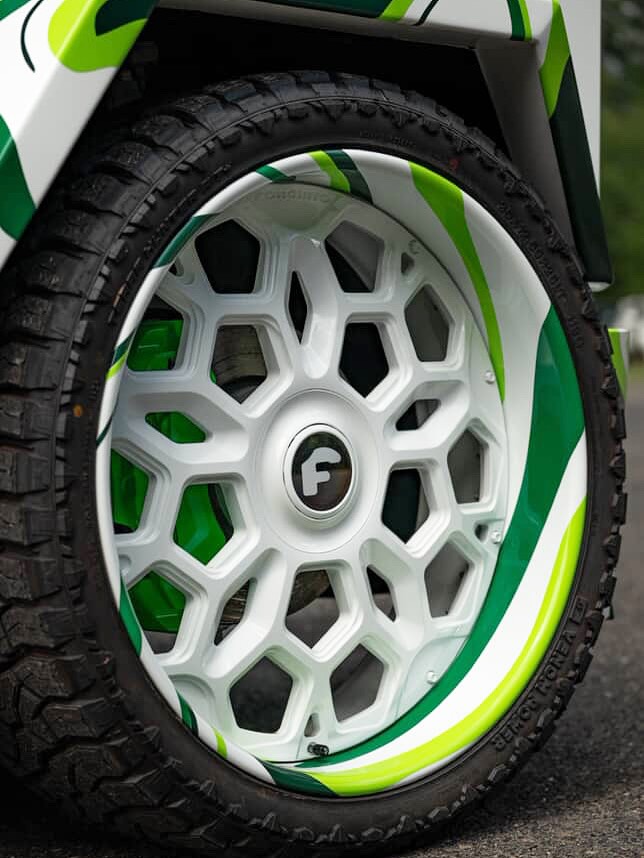 @insight.cuts #Widebody #CyberTruck 在 #Forgiato @wheels 由 @addictiveautosports @forgiato