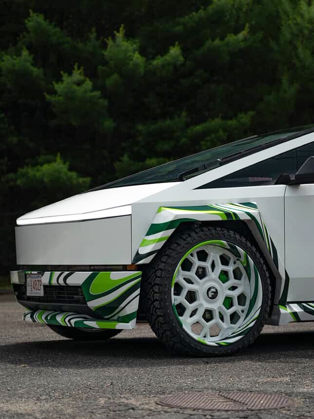 @insight.cuts #Widebody #CyberTruck 在 #Forgiato @wheels 由 @addictiveautosports @forgiato