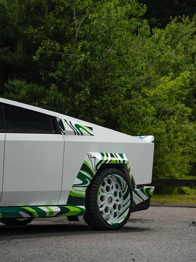 @insight.cuts #Widebody #CyberTruck 在 #Forgiato @wheels 由 @addictiveautosports @forgiato