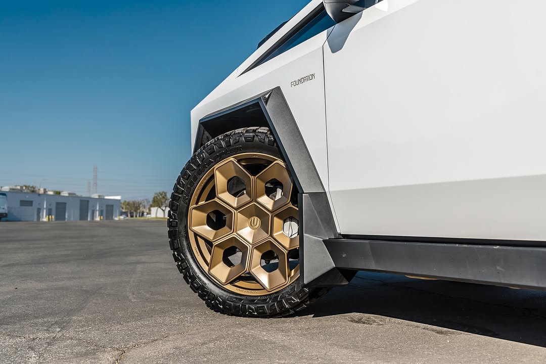 UP Forged CYBRHEX让你想起了什么？ @unpluggedperformance