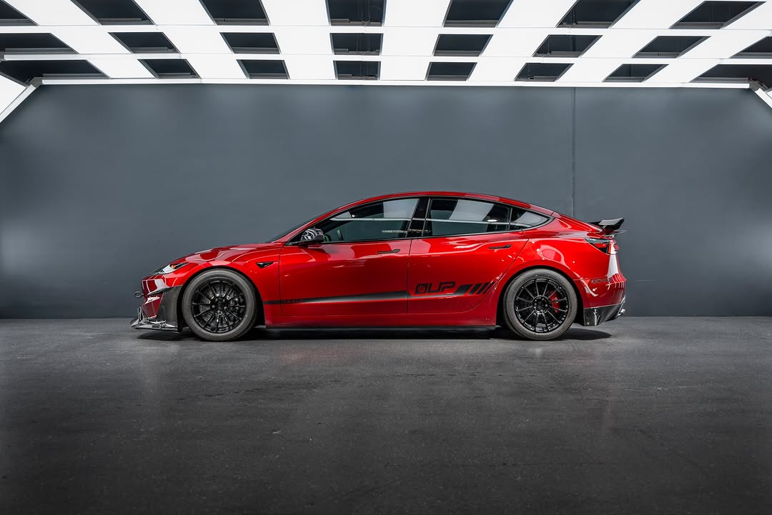 所有伟大的事物终将结束……是时候让臭名昭著的UP红火箭去新家了！直到我们再次在赛道上相见 🏁 @unpluggedperformance