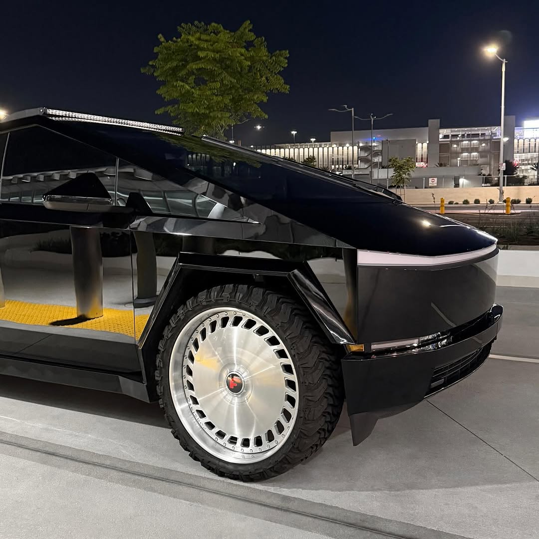 @patrickcelik_ #CyberTruck 26英寸 #Forgiato @wheels @atturotires @forgiato