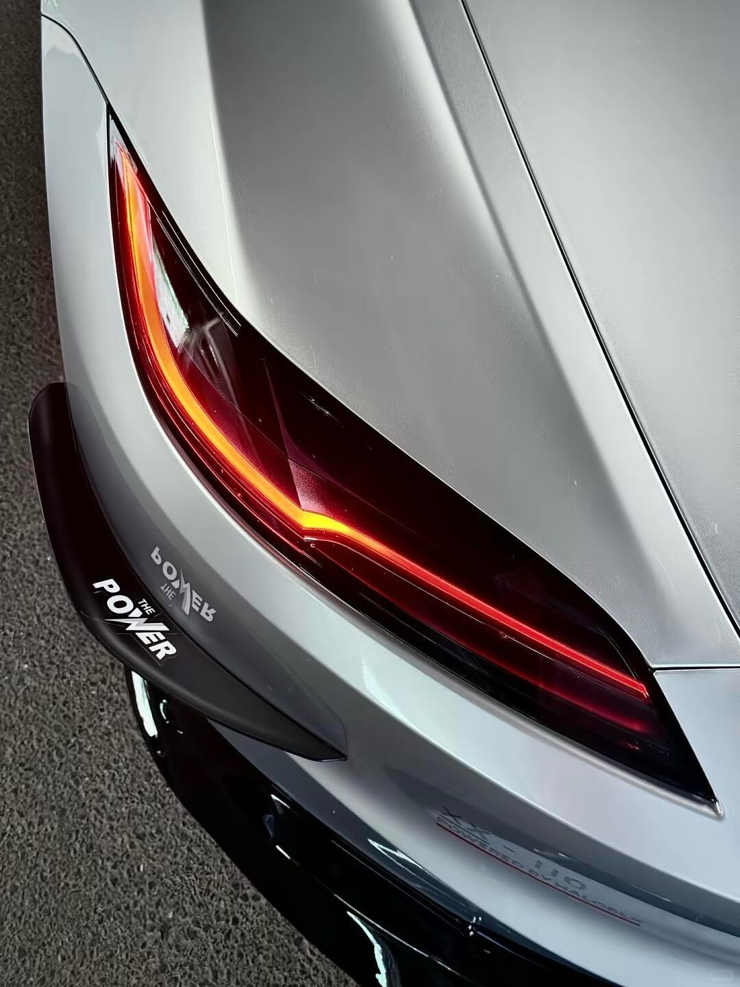 Model 3 🔥 📸：帅气的特斯拉车主 #RefreshedModel3 #Tesla #Model3 #EV #ElectricVehicle #EV #china #hongkong #Innovation $tsla #EVPerformance #CleanEnergy #ElectricCars #SustainableDriving #TechCars #NewEnergyVehicles #carwrap #carmods #tuning #carphotography @drivegreen_livegreen