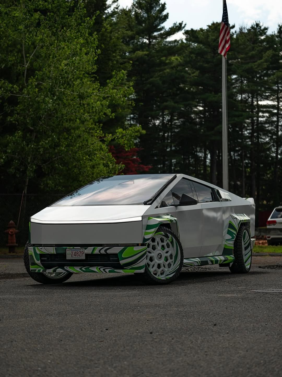 网络卡车星期二 🛻 @insight.cuts 📍 @addictiveautosports 🏡 NV 📸 @ayo.its.wolo @teslaclubofamerica