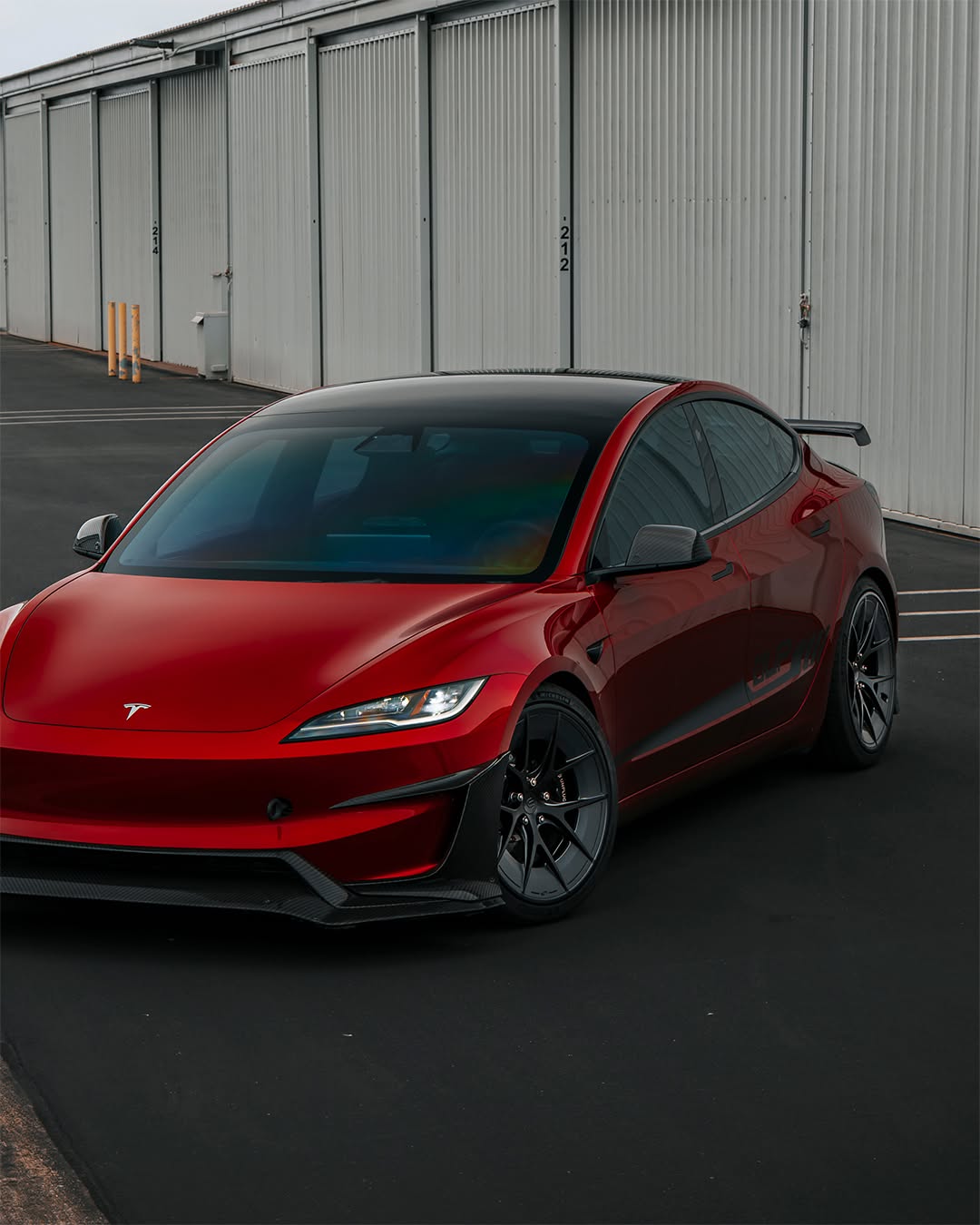 Model 3和Model Y车主：轮到你们了。🚗 以旧换新您的原厂特斯拉轮毂，在升级至UP锻造轮毂（或UP轮毂+轮胎套装）时可获得最高1000美元的返现。 1000美元：2026款Model Y Crossflow 19英寸和Helix 2.0 20英寸，2024年及以后款Model 3 Performance Warp（以及S/X和Cybertruck原厂轮毂） 500美元：所有年份的Model 3和Model Y原厂轮毂 如何操作：选购轮毂→结账时选择以旧换新折扣→安装→使用我们的预付标签寄回您的原厂轮毂。 （未损坏的轮毂套装需带有原厂盖子/盖帽。请在14个工作日内寄出。仅限美国本土。） @unpluggedperformance