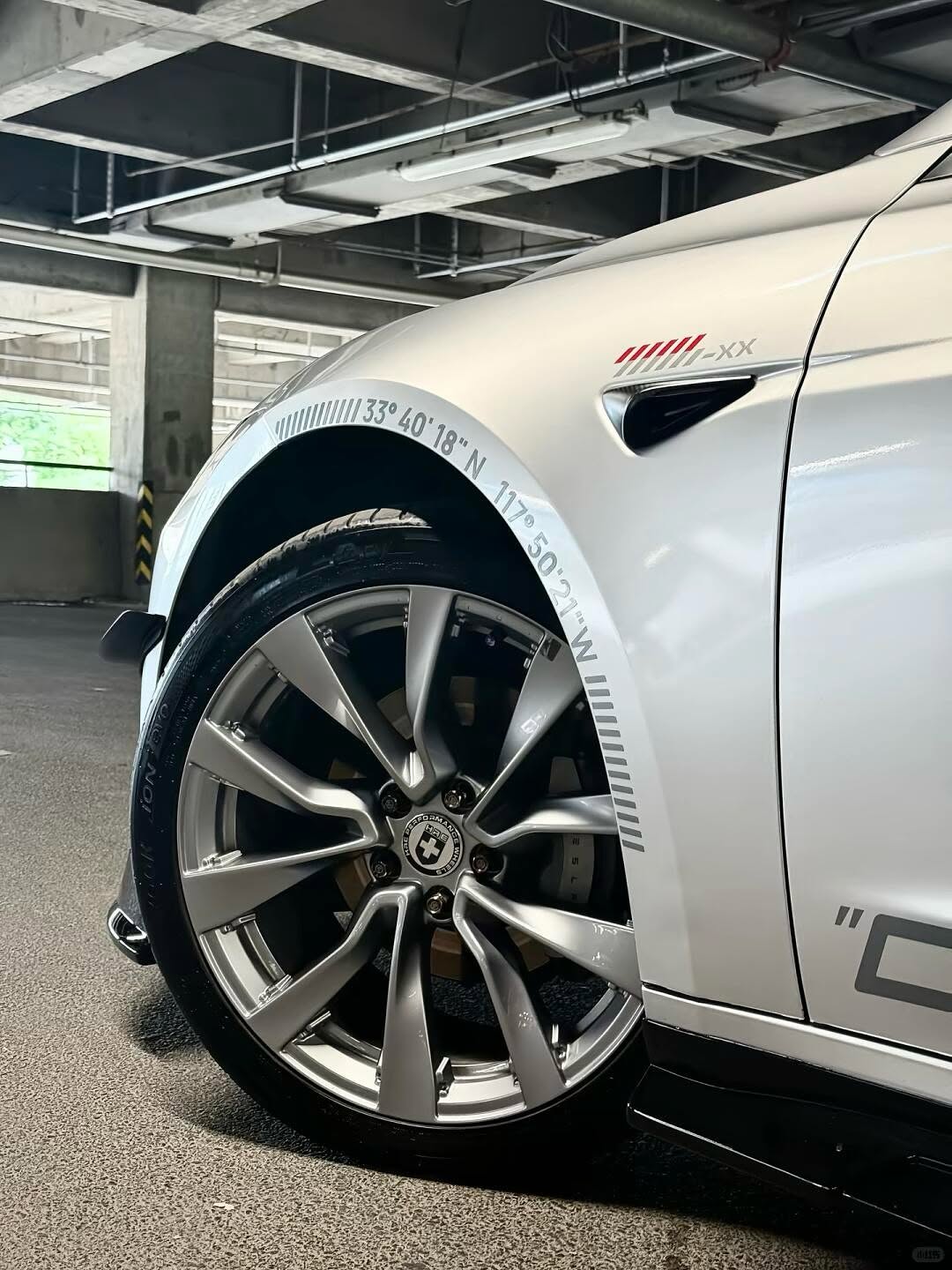 Model 3 🔥 📸:帅气的特斯拉车主 #RefreshedModel3 #Tesla #Model3 #EV #ElectricVehicle #EV #china #hongkong #Innovation $tsla #EVPerformance #CleanEnergy #ElectricCars #SustainableDriving #TechCars #NewEnergyVehicles #carwrap #carmods #tuning #carphotography @drivegreen_livegreen