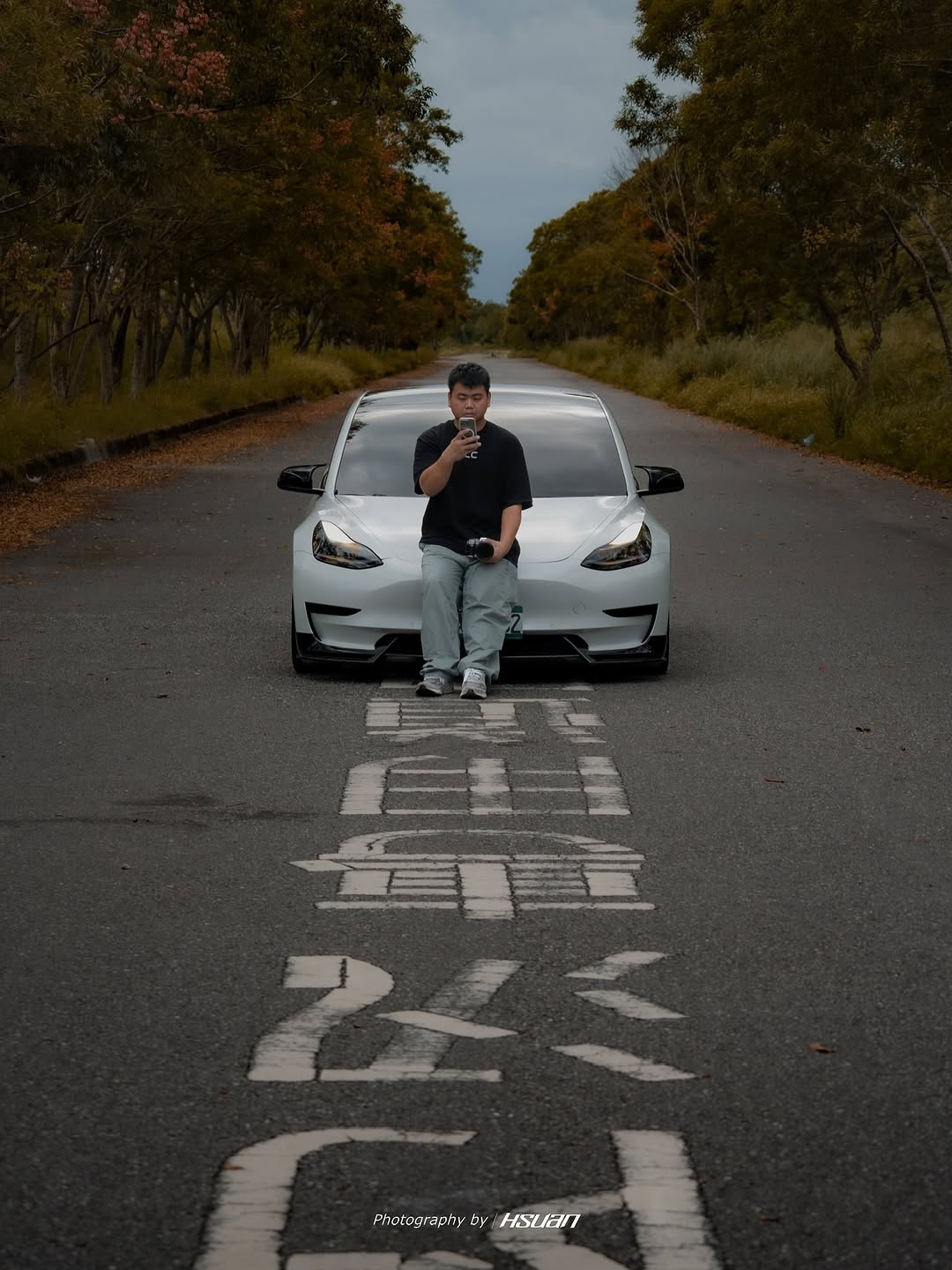 谢谢🙏 最强大的副手,总是出力 还把我拍那么瘦 平日下午最佳伙伴🤣 📷:@hsuan0803_ #HCC #花蓮青年會攝 #extremist #extremist_club #花蓮景點 #花蓮秘境 #tesla #teslamodel3 #靜態攝影 #動態攝影 #teslaclubofamerica @just20240811