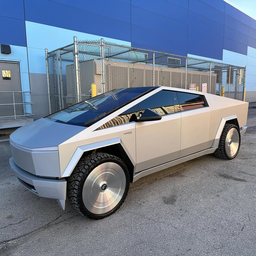 #CyberTruck 在 #Forgiato @wheels 由 @specialeditionss @forgiato