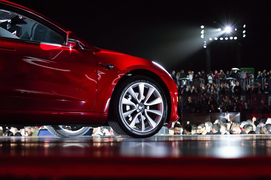 Model 3 十周年 🎉 开启电动车革命的汽车 @teslamotors