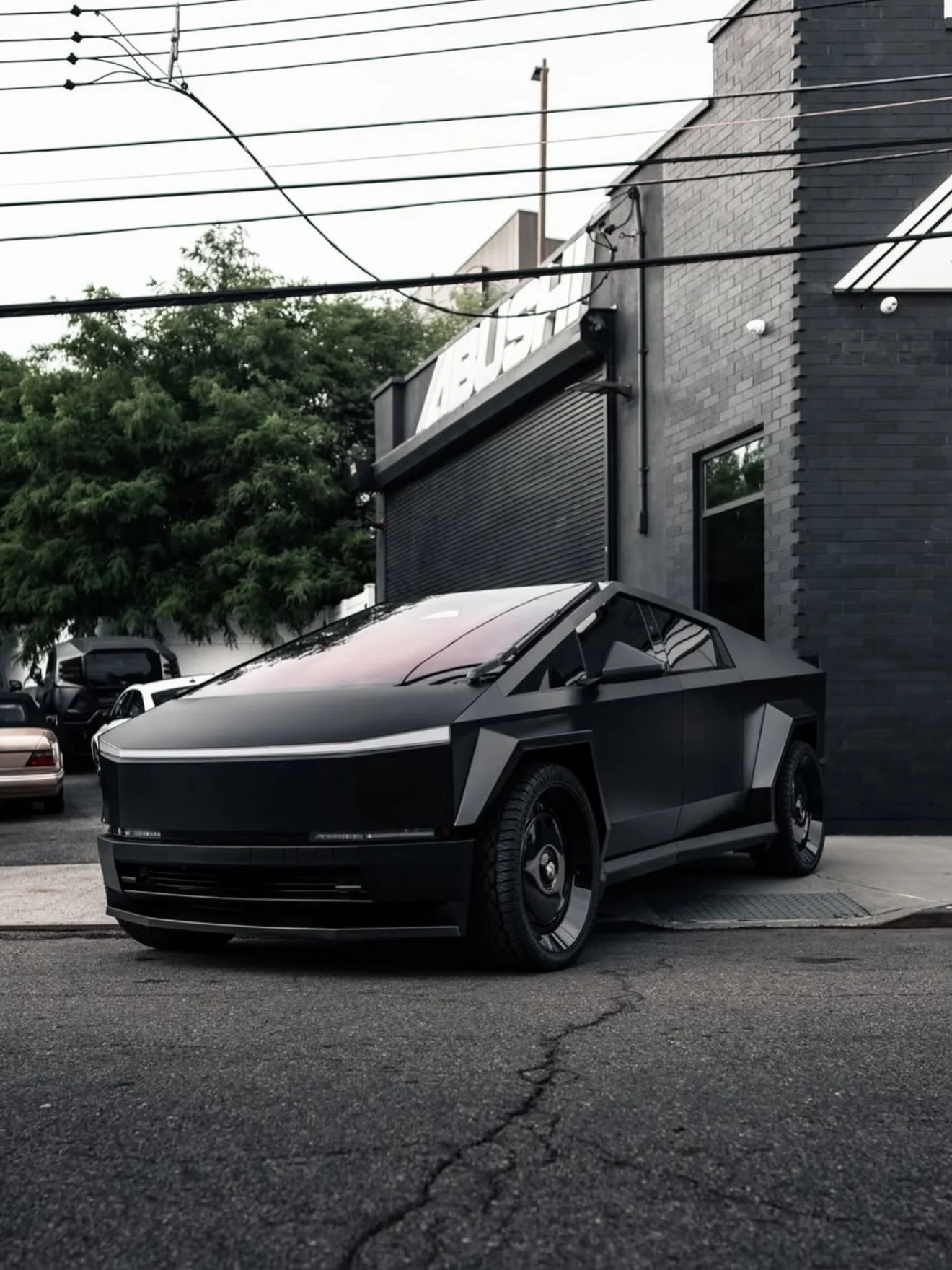 #Tesla #CyberTruck 在 #Forgiato @wheels 由 @abushi @forgiato