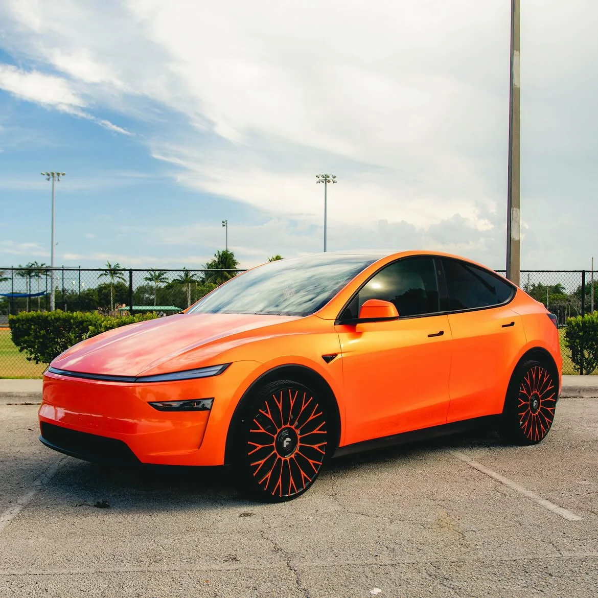 @stunna_lope #Tesla #ModelY 在 #Forgiato @wheels 照片由 @streetconnectphotos @forgiato
