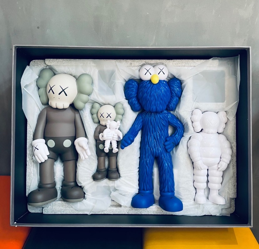 优质Kaws Family整整齐齐一家人