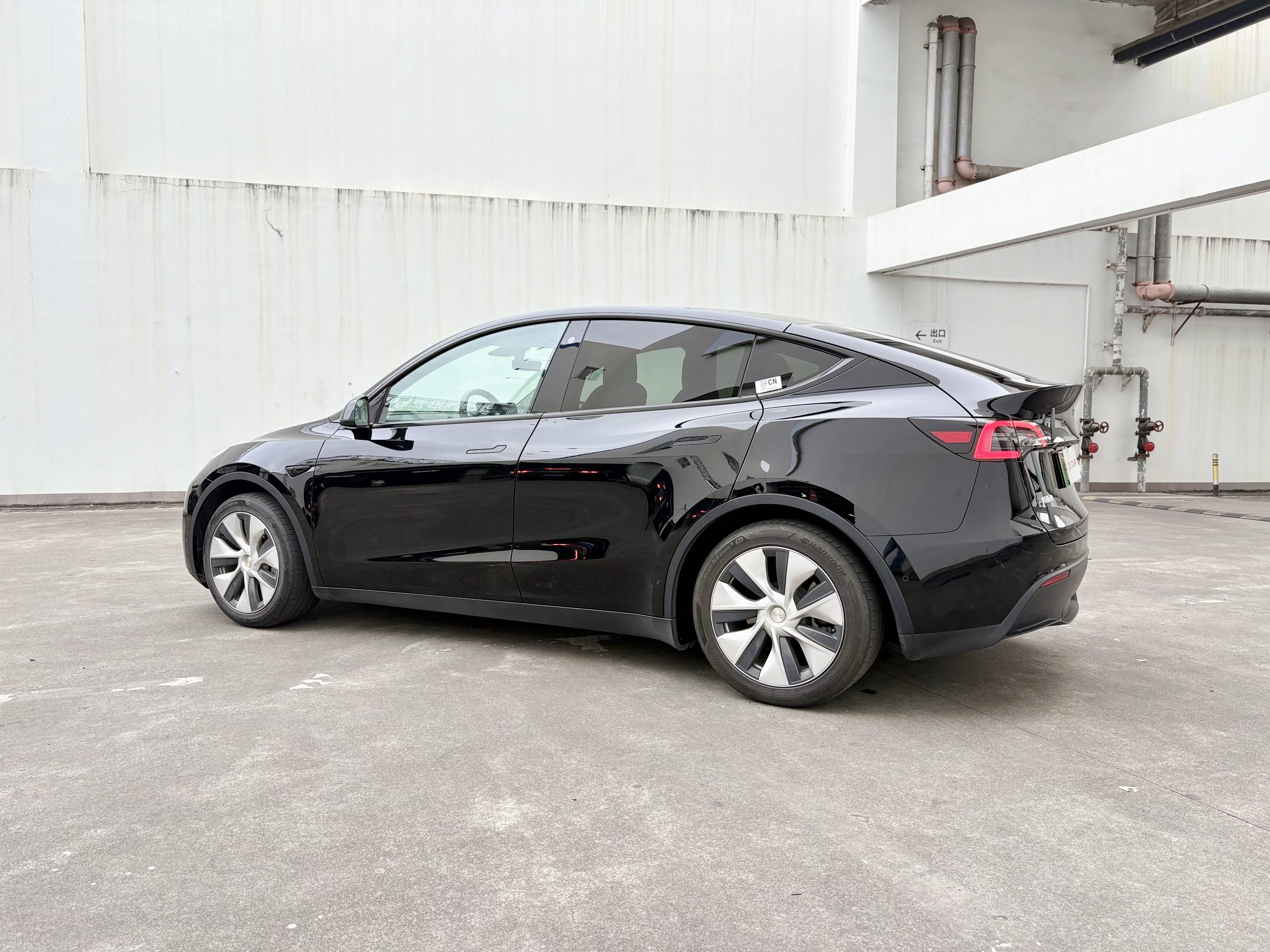 2021款 MODEL Y 标准续航后驱版
上牌: 2021-03
里程: 10.9万公里
续航: 525KM
配置：60kWh磷酸铁锂电池
状态：一手原版车况
2021  Tesla Model Y Standard Range#特斯拉二手车