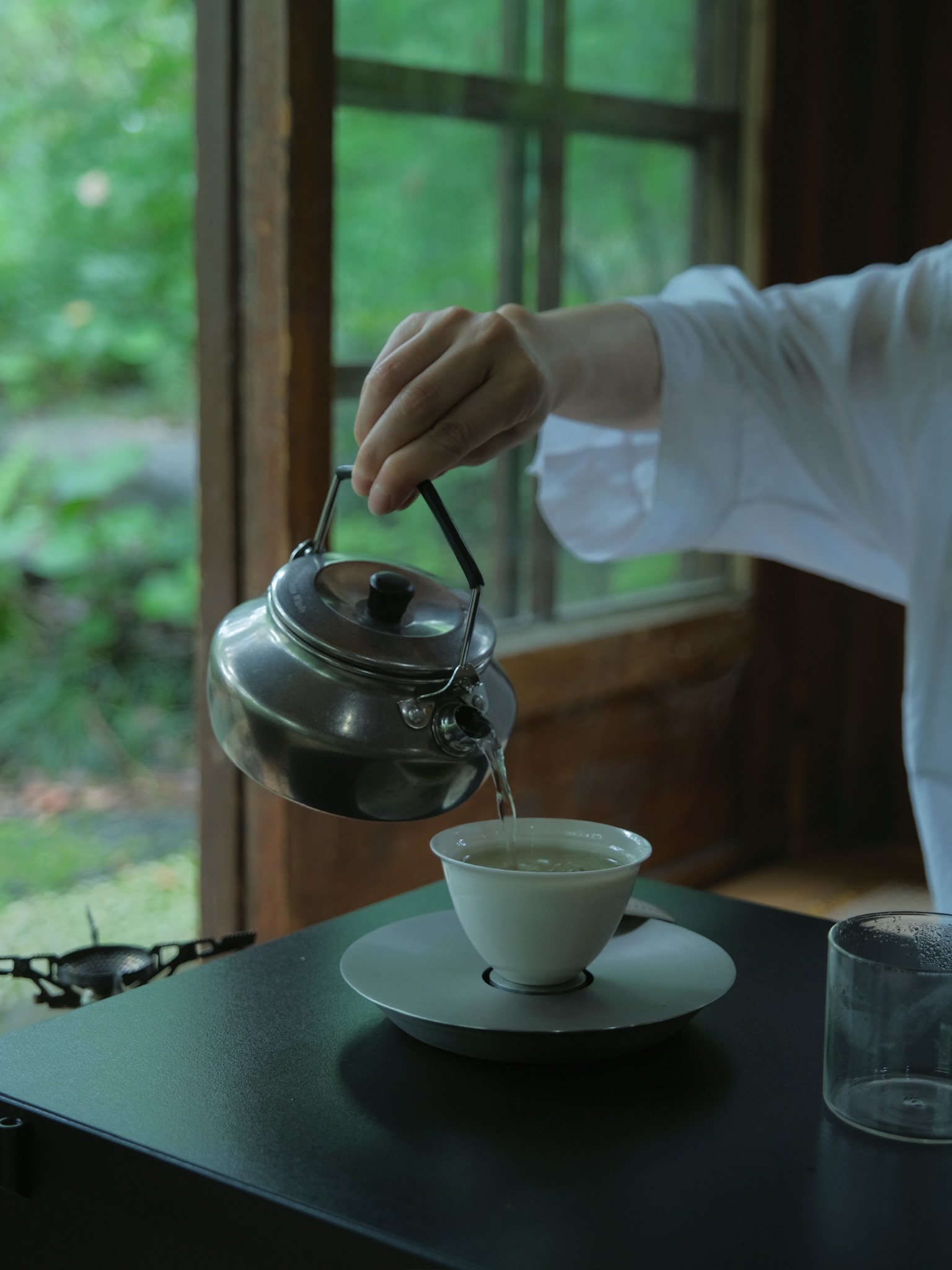 相行随遇——初夏时刻
被困在雨天的茶博馆，在清茶坊 熟悉的茶具+店家的明前龙井 
安静 自在 美好
一路相伴 一生相行
@小红书 
造 物 印 象 


#旅行出差好物分享 #特斯拉周边好物 #特斯拉车主日记 #喝茶