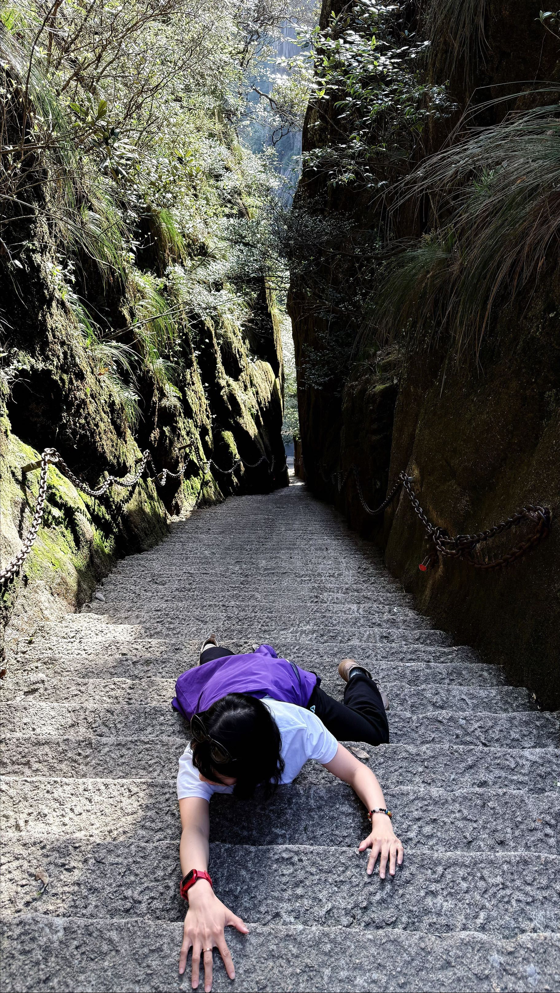 揽胜遍五岳，绝景在三清。
今日份的三清封神啦～
记录全程9小时，18km，爬升1500m。