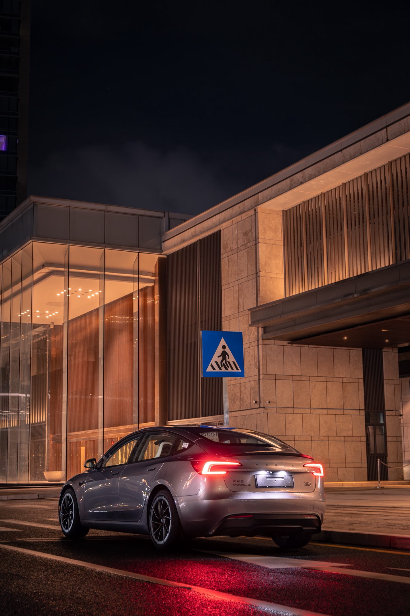 我的车很简单  我的生活也是   #特斯拉#model3performance