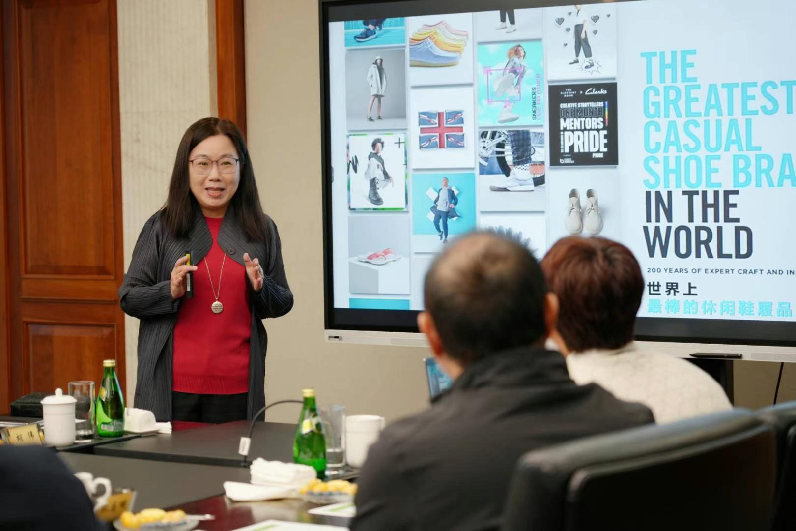 李宁品牌创始人、集团董事长、非凡领越集团董事长李宁先生带队访问杉杉商业集团董事长郑学明先生及管理团队。携旗下李宁、Clarks、Bossini.X、Haglofs 多品牌共商发展，开启2025战略合作新篇章。