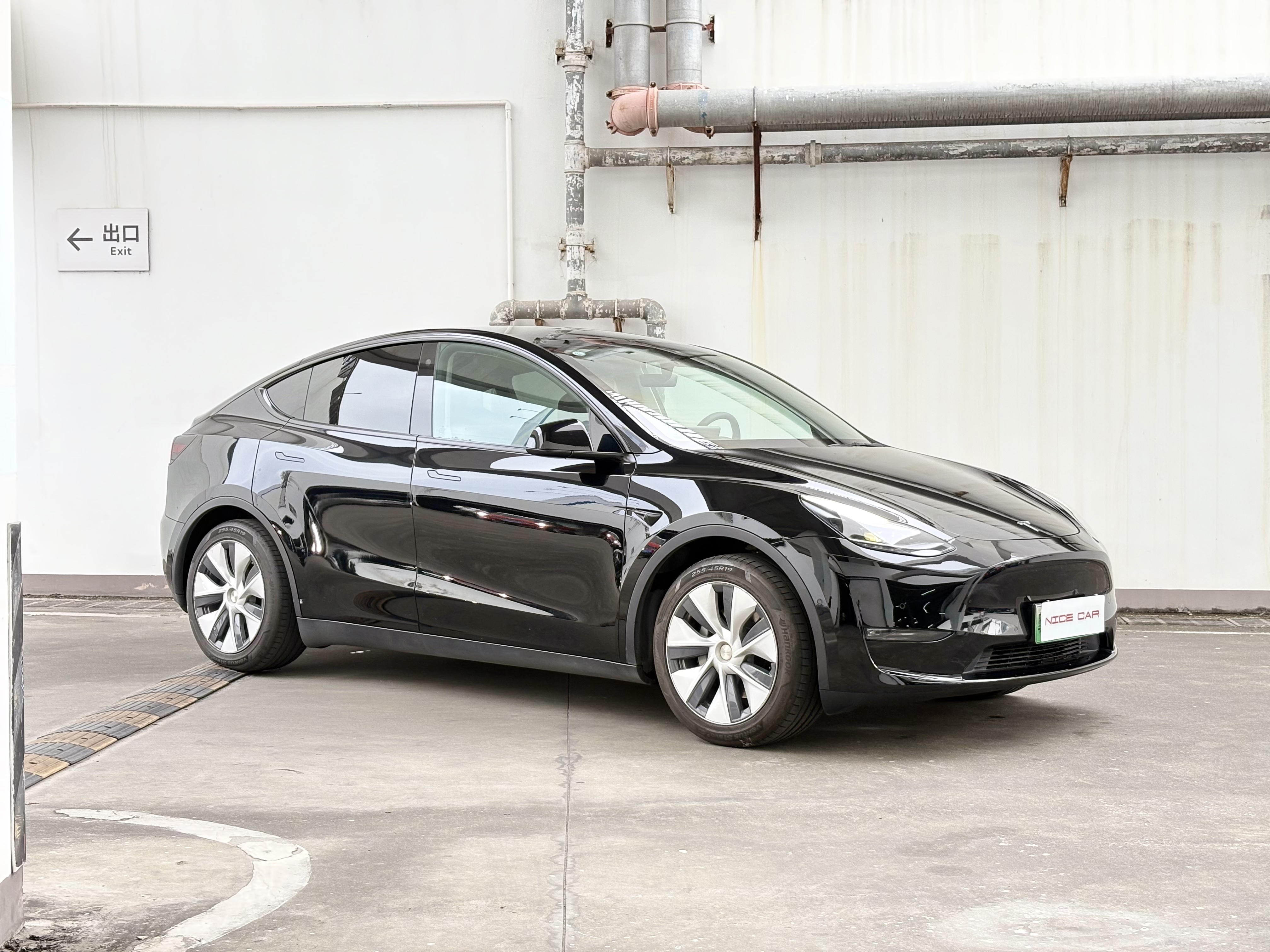 2021款 MODEL Y 标准续航后驱版
上牌: 2021-03
里程: 10.9万公里
续航: 525KM
配置：60kWh磷酸铁锂电池
状态：一手原版车况
2021  Tesla Model Y Standard Range#特斯拉二手车