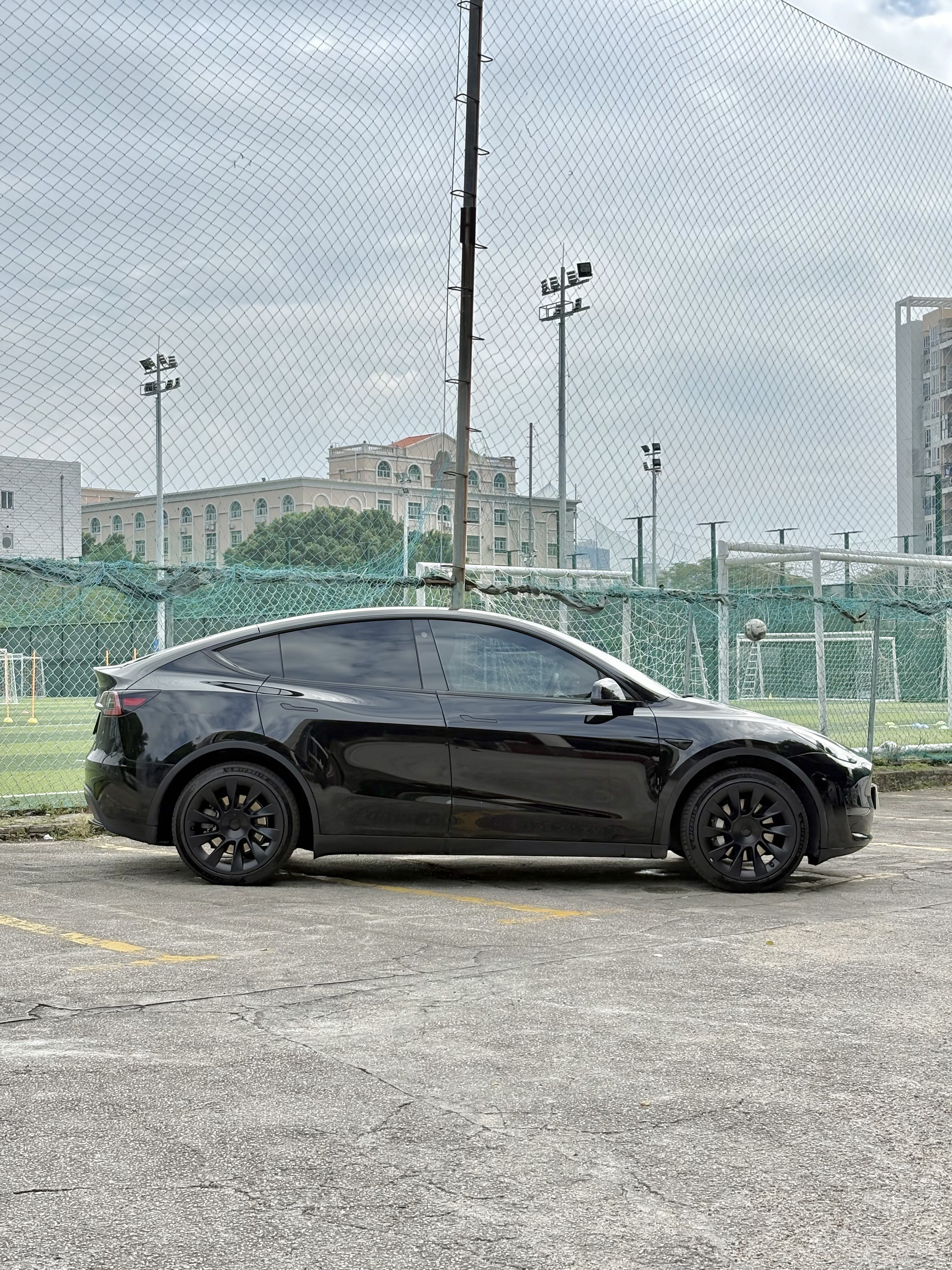 2022款  Model Y长续航全驱版
上牌: 2022-07
里程: 7.8公里
配置：78kWh三元锂电池（健康度91%）
续航: 545公里 
选装：20寸轮毂
状态: 一手原版零出险
2022 Tesla Model Y LongRange Dual Motor