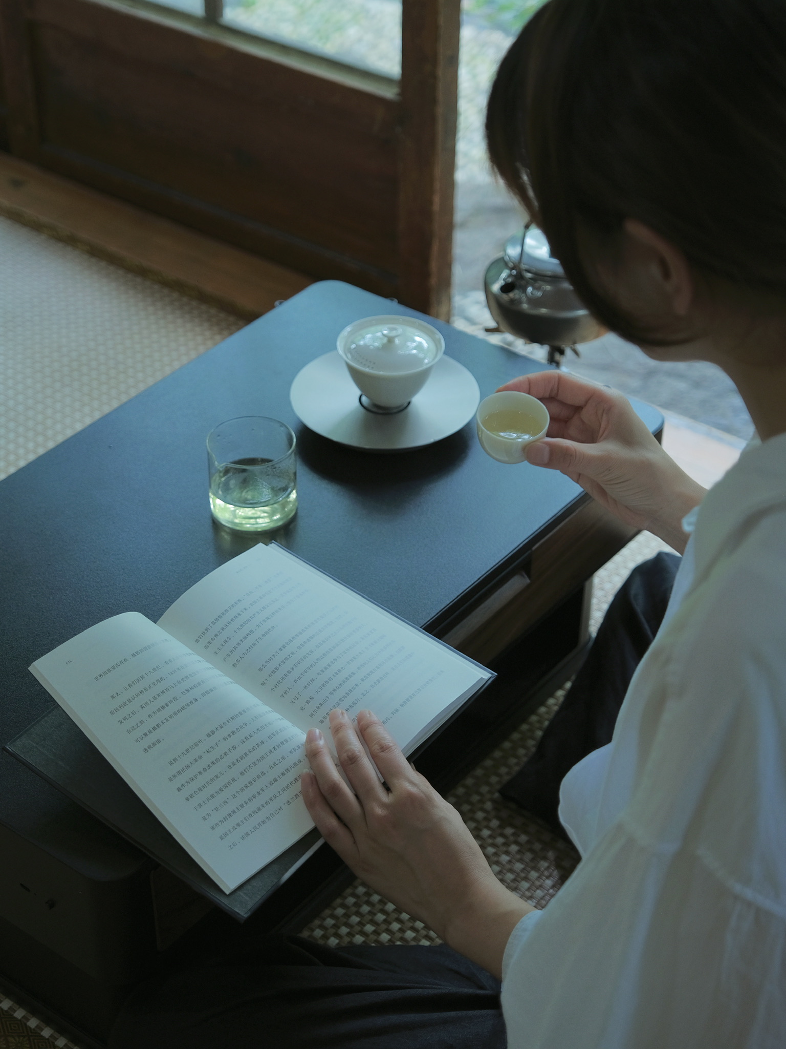 相行随遇——初夏时刻
被困在雨天的茶博馆，在清茶坊 熟悉的茶具+店家的明前龙井 
安静 自在 美好
一路相伴 一生相行
@小红书 
造 物 印 象 


#旅行出差好物分享 #特斯拉周边好物 #特斯拉车主日记 #喝茶