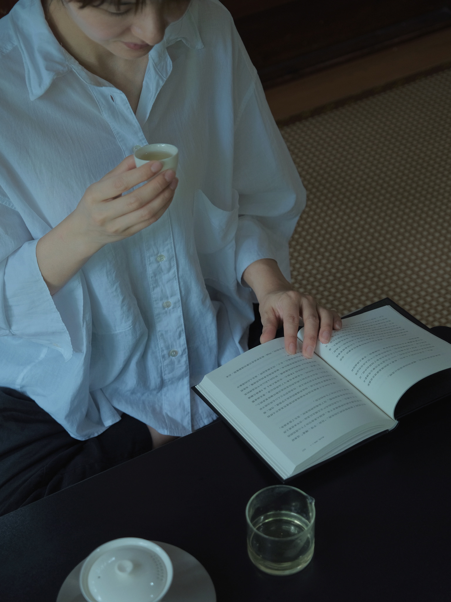 相行随遇——初夏时刻
被困在雨天的茶博馆，在清茶坊 熟悉的茶具+店家的明前龙井 
安静 自在 美好
一路相伴 一生相行
@小红书 
造 物 印 象 


#旅行出差好物分享 #特斯拉周边好物 #特斯拉车主日记 #喝茶