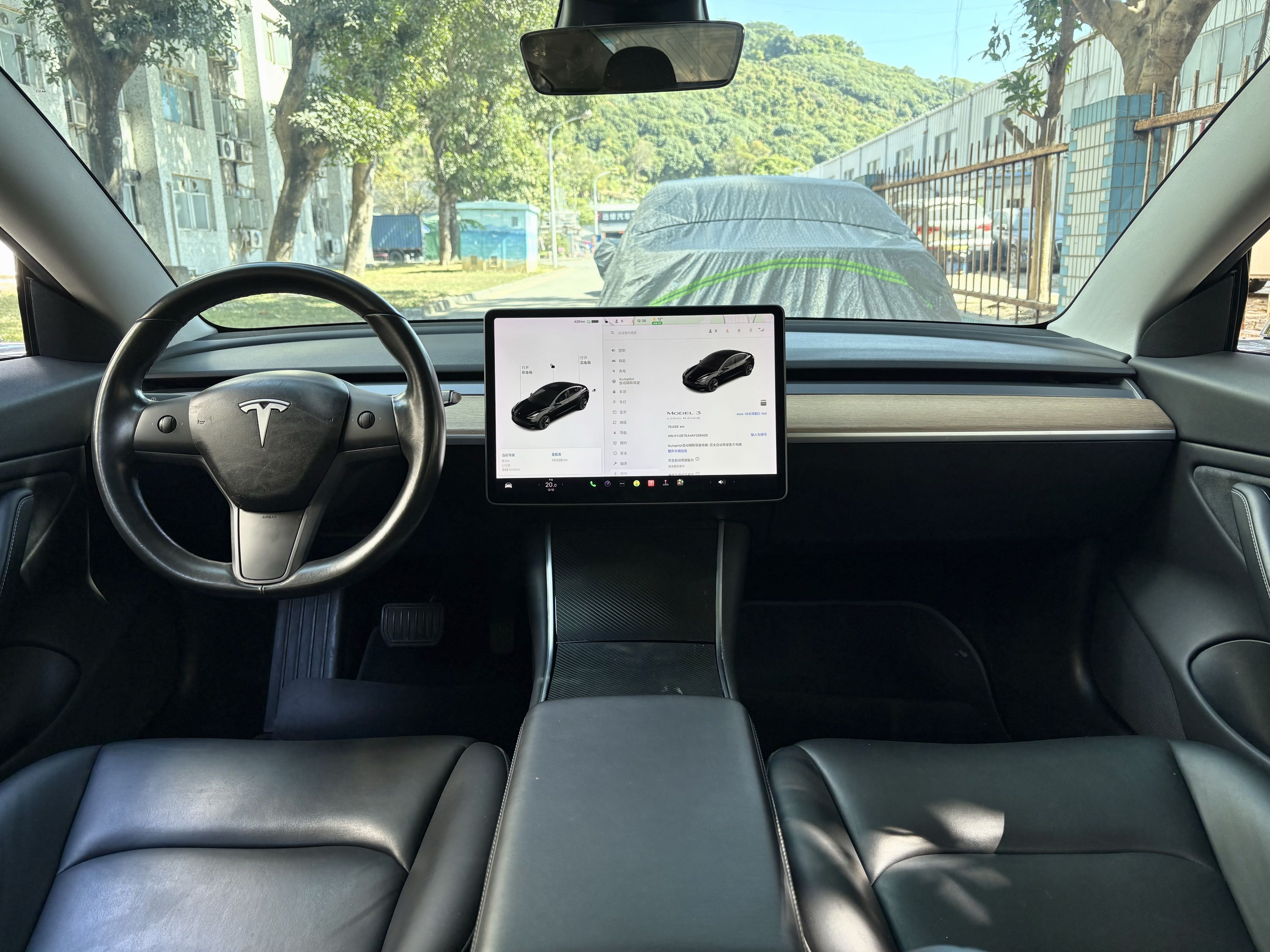 2019款MODEL 3 长续航后驱版
​出厂:   2019-03
上牌：2019-05
配置：81kWh三元锂电池
选装：FSD完全自动驾驶
里程:  7万km
续航:  668km
状态: 一手原版车况 四条全新原厂胎
2019 Tesla Model 3 LongRange