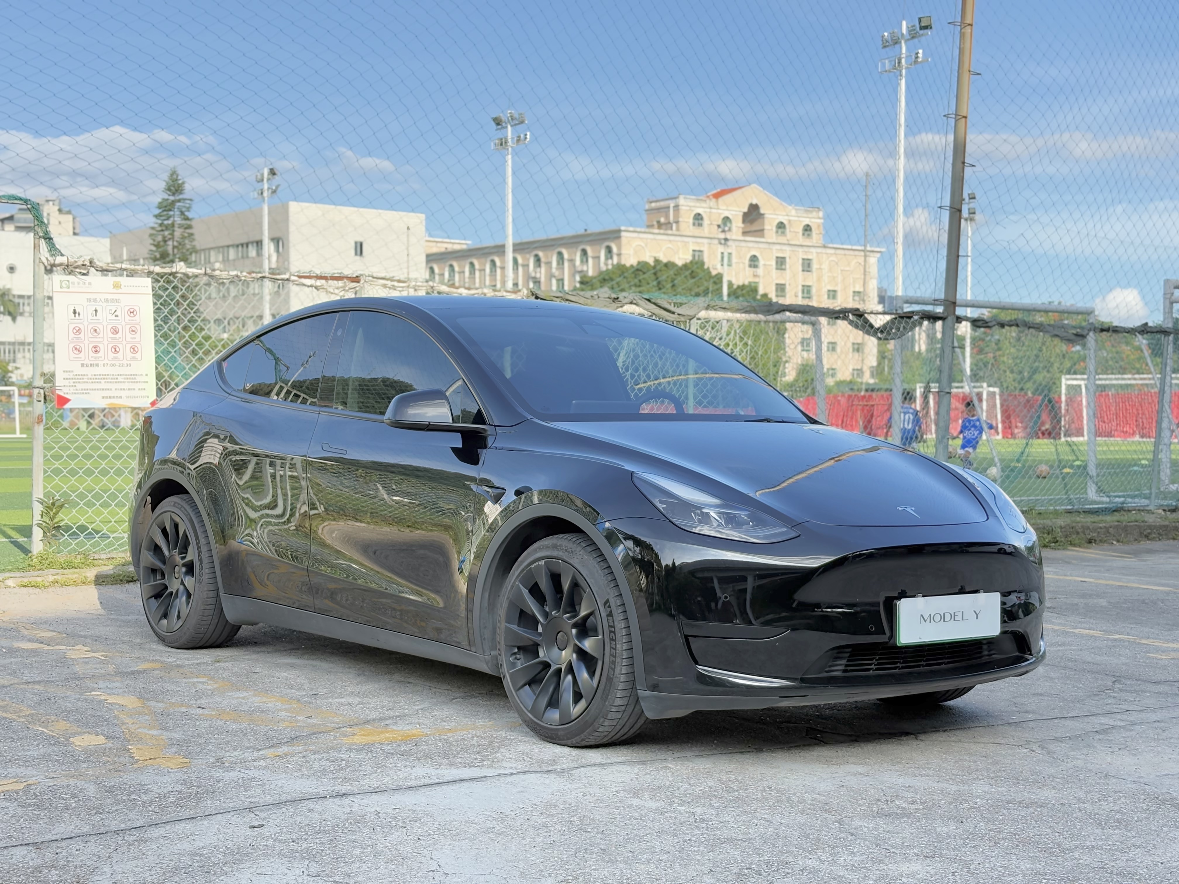 2022款  MODEL Y 后轮驱动版
上牌: 2022-03
里程: 5.4公里
配置: 60kWh磷酸铁锂电池（94%健康度）
续航: 554公里
选装: 20寸轮毂
​状态: 一手原版车况
2022 TESLA MODEL Y STANDARD