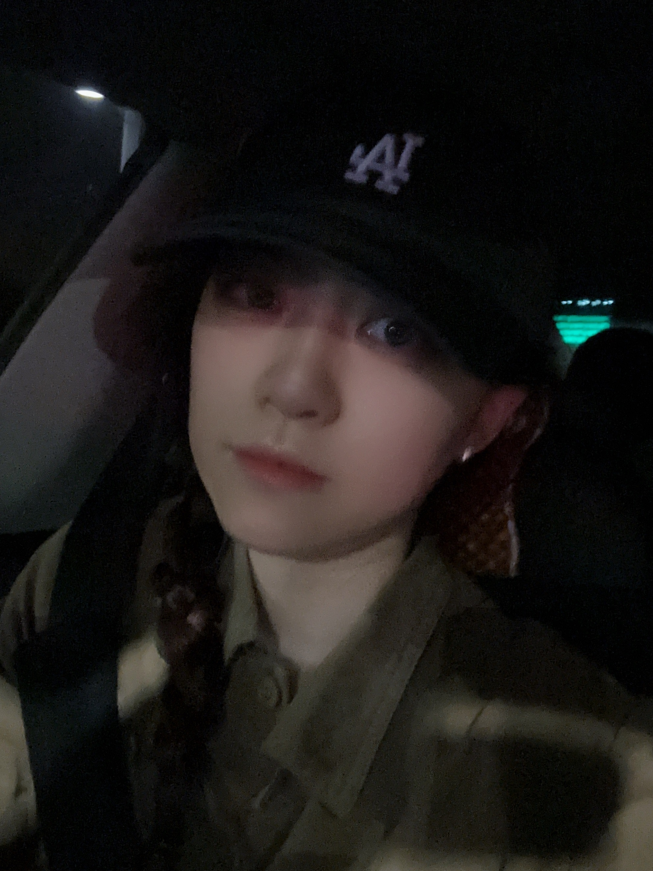 女孩子一定要买特斯拉的原因是 它巡航我自拍🤳#model3 #手握方向盘的女孩#特别心动的车 #自拍 #拍照 #开车在路上 #开车 @cony
