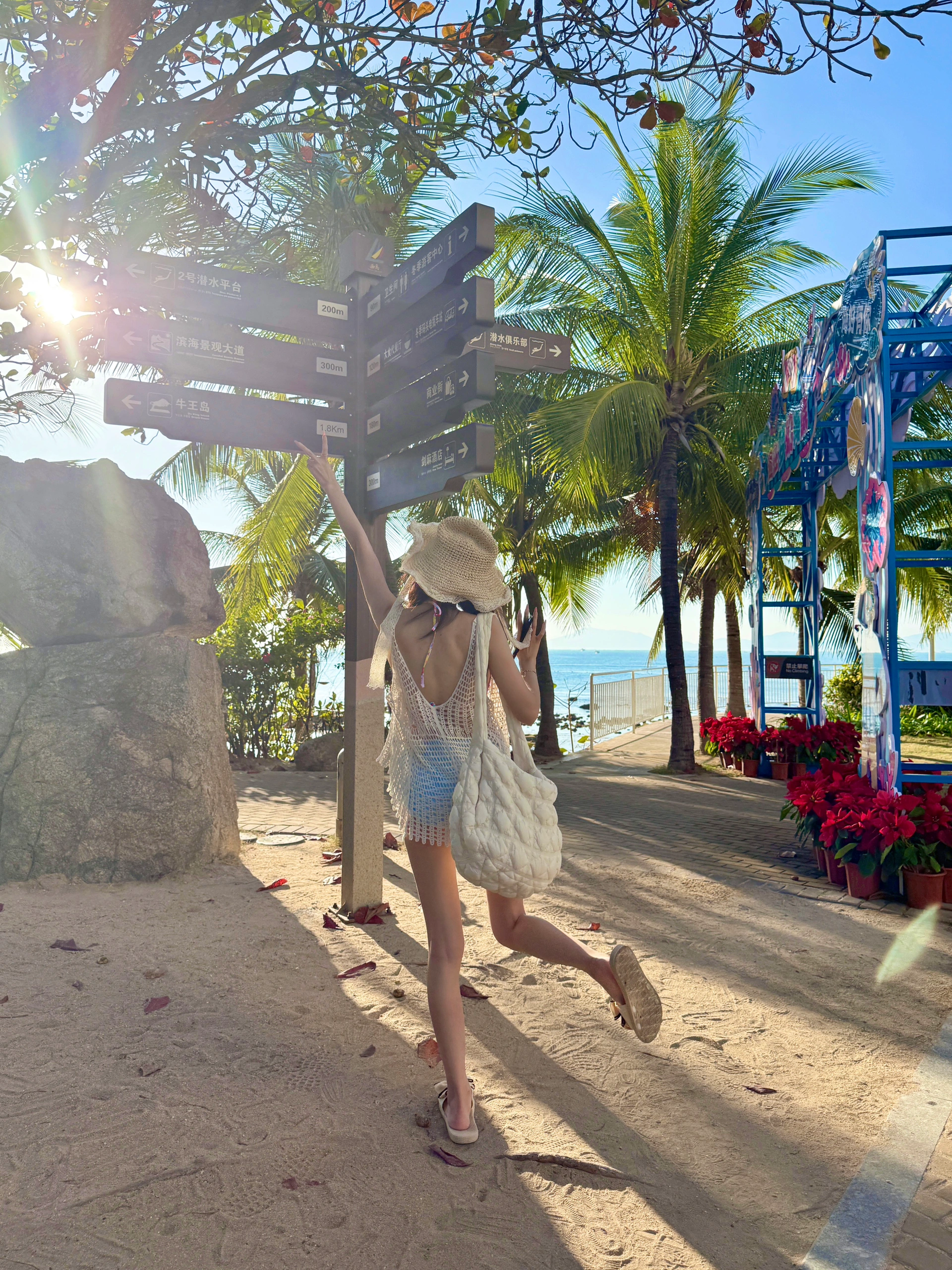 闻到了夏天的味道🥥 西岛好美！那天也是天气最好的一天～
海边超漂亮！ @王涵大朋友