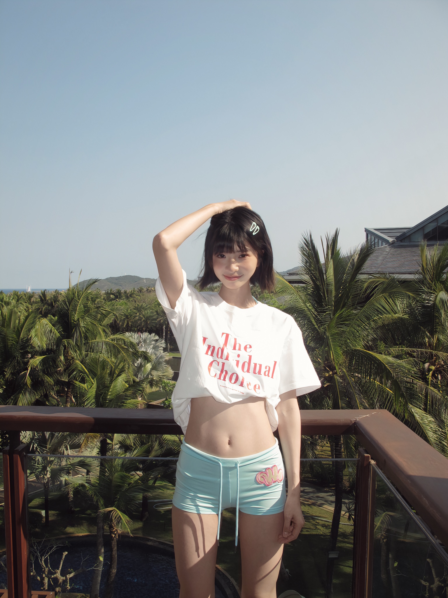 不在清迈🌴在三亚 喜欢好天气🥥
	
#日系 #短发 #来拍照了 #惬意海岛生活 #海边度假 #拍照姿势
#海边拍照 #松弛感 @春春