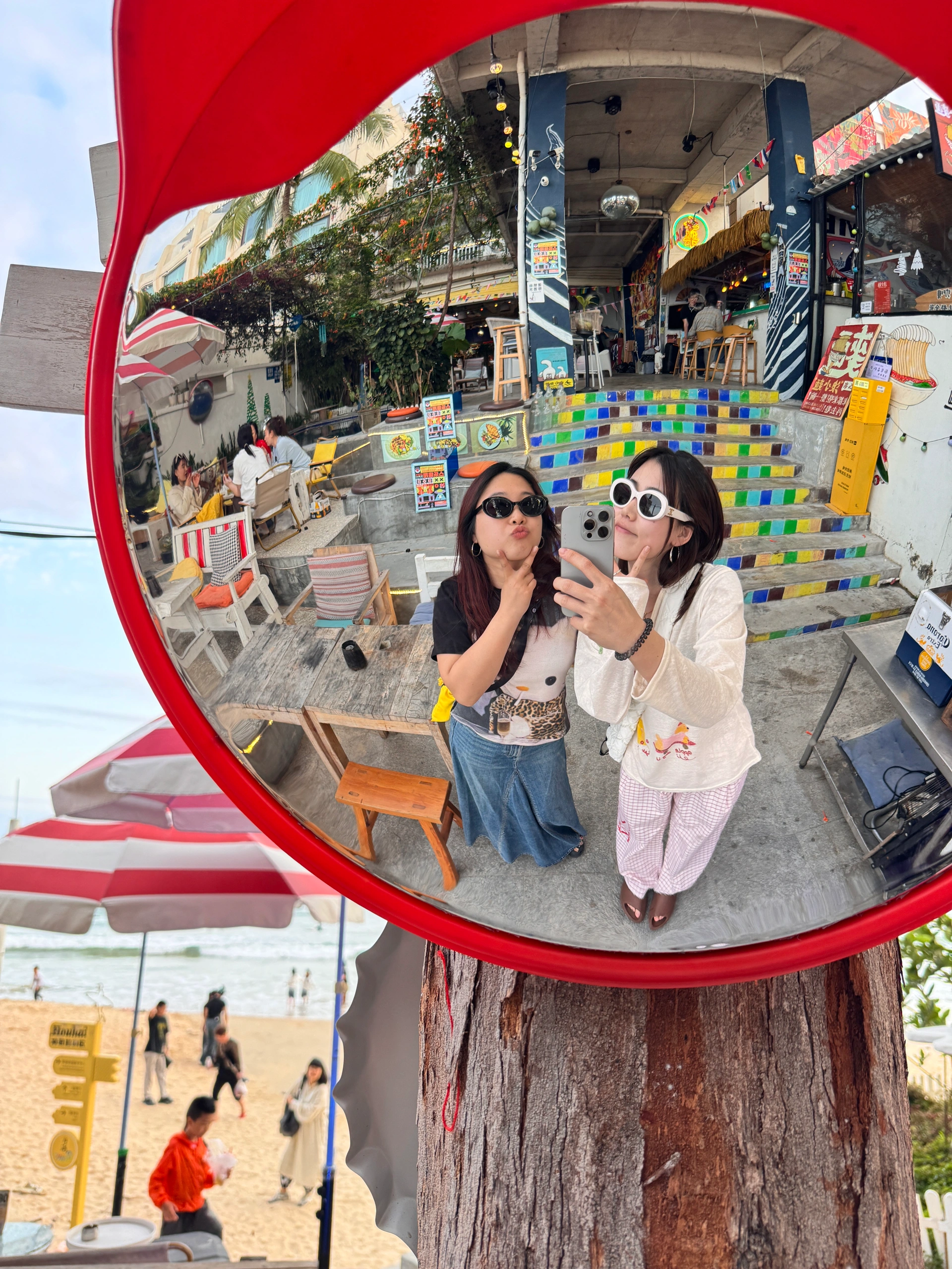 辣妹与海🏝️三亚｜发点pyq吃不了的细糠 Sanya🩵海岛日记
这次来三亚选择住在了海棠湾 酒店直通海边
吃喝玩乐一条街 不用做任何计划 只管说走就走
在后海我们边走边逛 里面藏着许多有趣的小店
在这里我们刷新各自的人生新体验 一个上天🪂 一个入海🤿
是极度松弛的度假生活 下次还来
如果可以一直待在海边就好啦🌊#惬意海岛生活 #躺在海浪里晒太阳 #海边享受自由 #海边度假 #海边穿搭 #班味清除计划 #三亚 @粥是艇仔周🥣