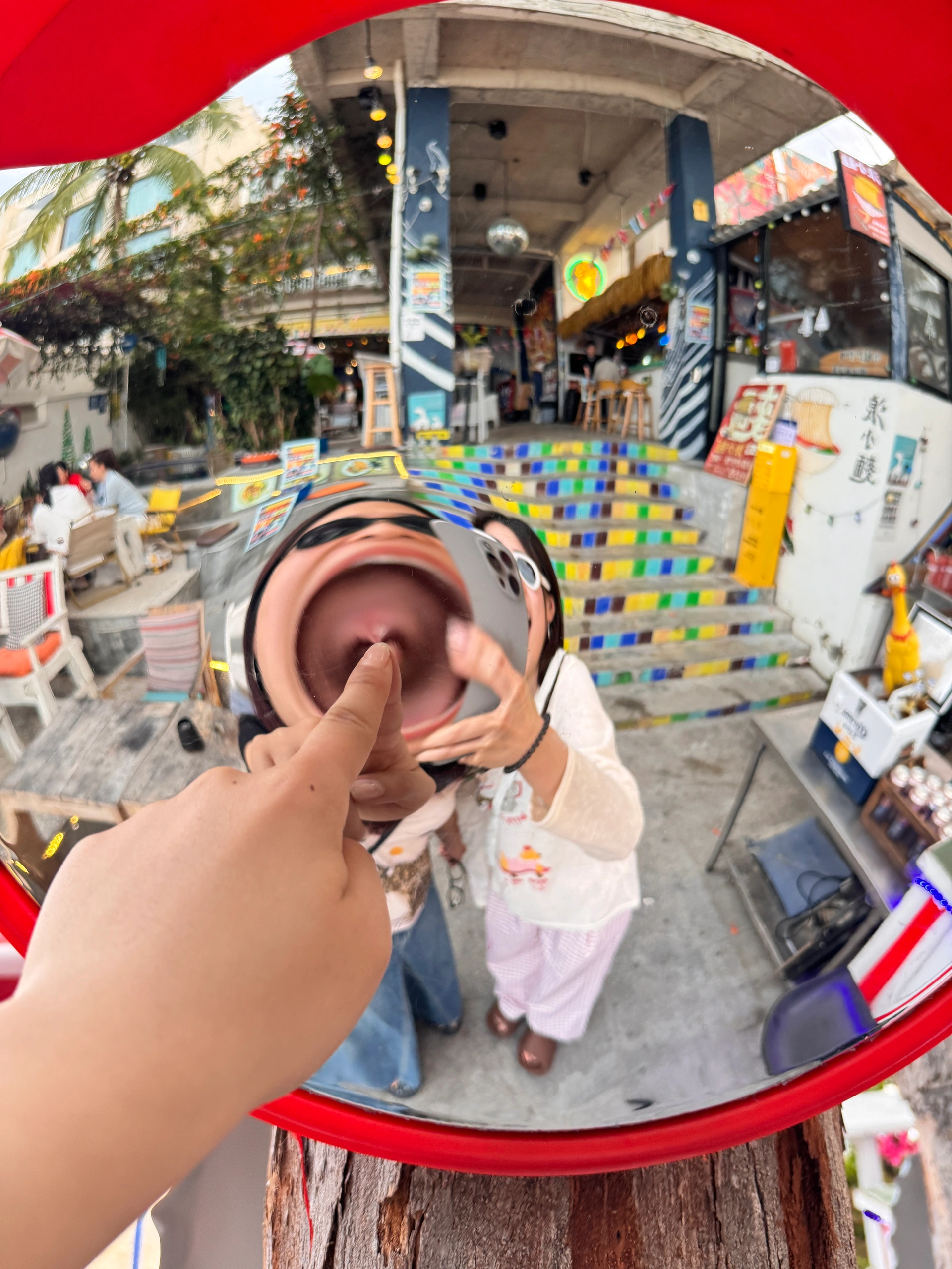 辣妹与海🏝️三亚｜发点pyq吃不了的细糠 Sanya🩵海岛日记
这次来三亚选择住在了海棠湾 酒店直通海边
吃喝玩乐一条街 不用做任何计划 只管说走就走
在后海我们边走边逛 里面藏着许多有趣的小店
在这里我们刷新各自的人生新体验 一个上天🪂 一个入海🤿
是极度松弛的度假生活 下次还来
如果可以一直待在海边就好啦🌊#惬意海岛生活 #躺在海浪里晒太阳 #海边享受自由 #海边度假 #海边穿搭 #班味清除计划 #三亚 @粥是艇仔周🥣