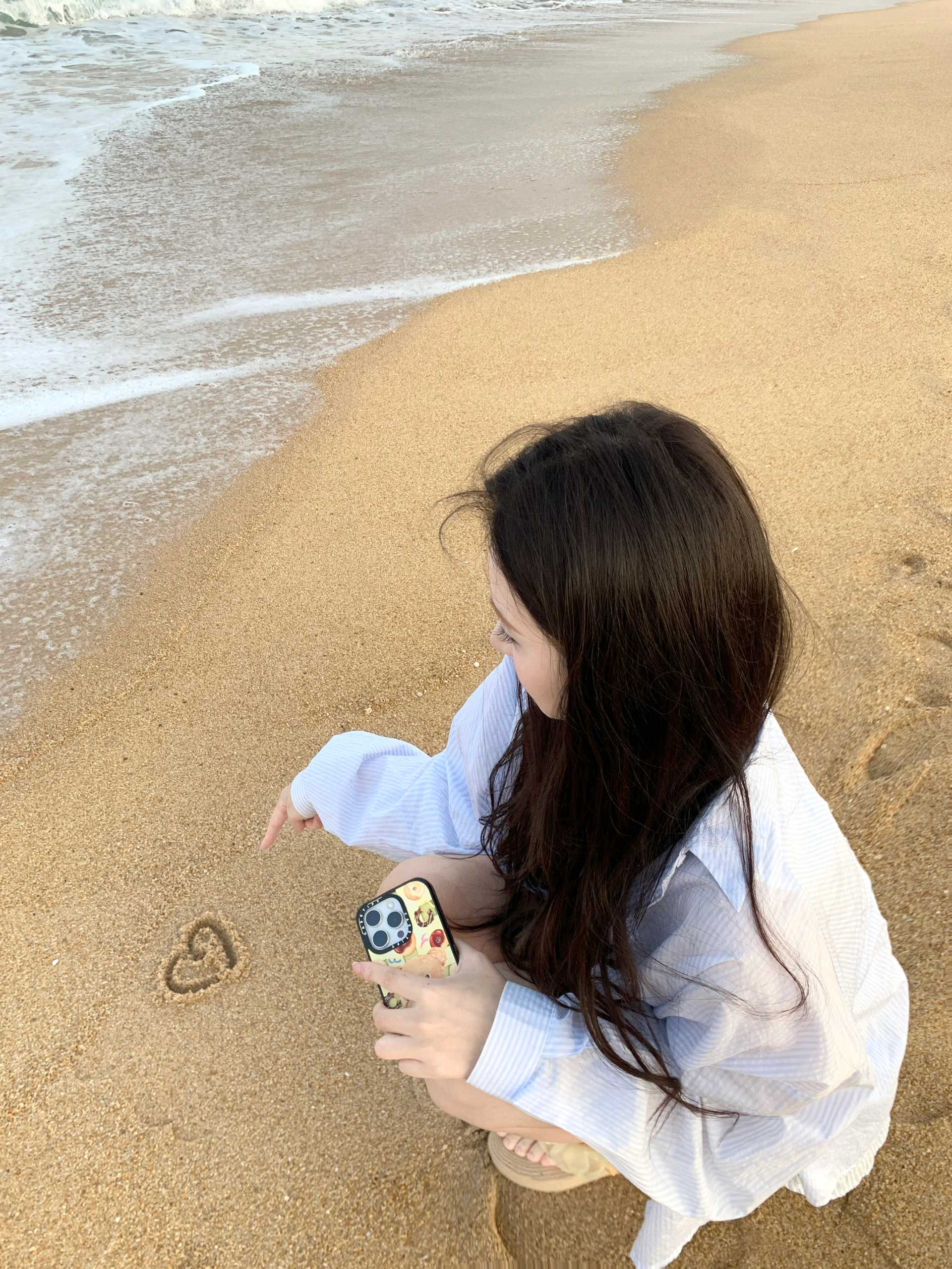 𝘣𝘭𝘶𝘦 𝘴𝘦𝘢 🩵🐚🪥𓇼 𓈒 温柔懒懒的海风🫧
#旅行日记 #来拍照了 #海边拍照 #三亚 #拍照姿势 #分享照片 @In1orange