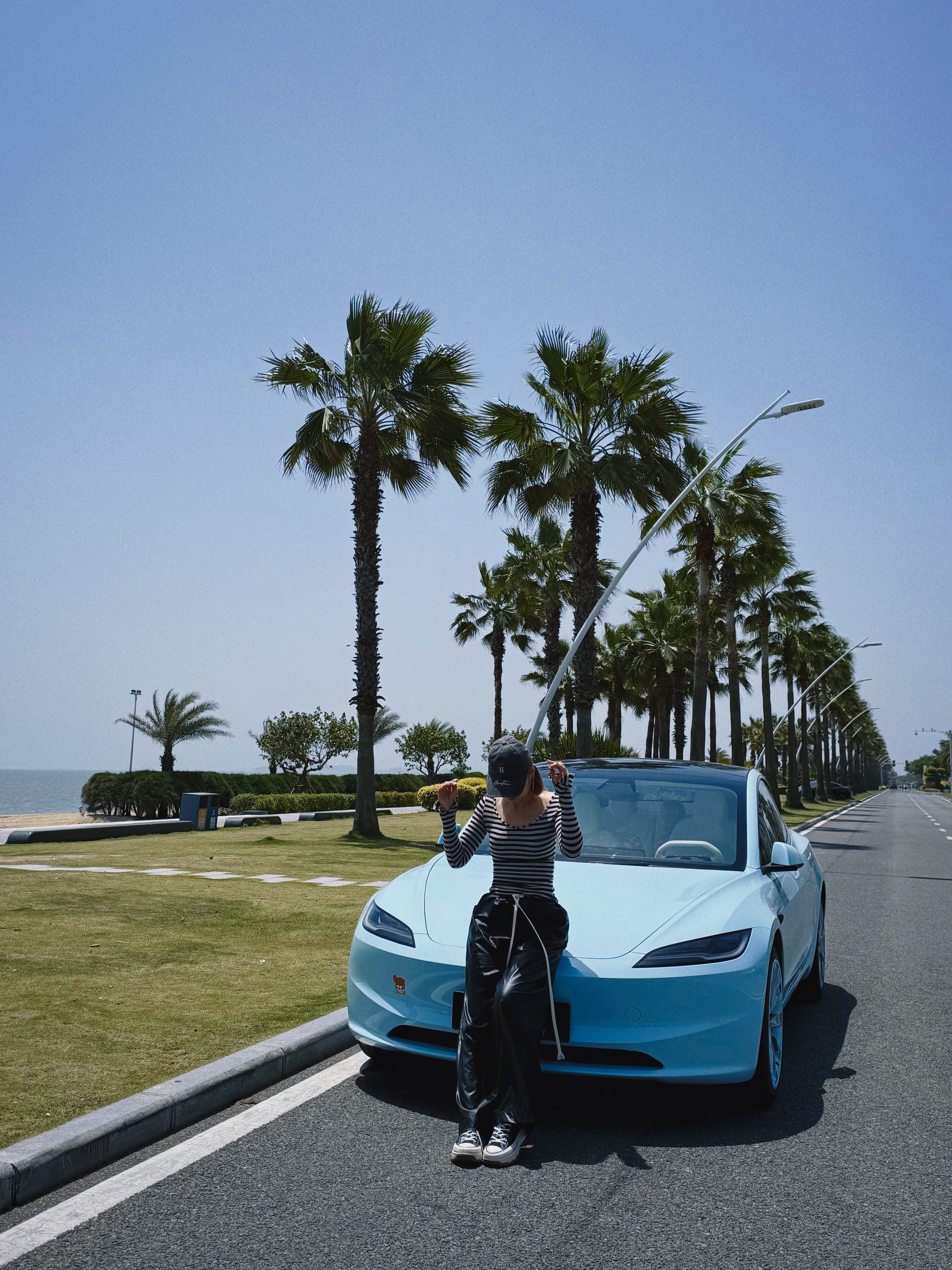 开着我的特斯拉去厦利福尼亚 想看看美美的你和你美美的车🏎️
#开车去海边
#行走的多巴胺显眼车
#model3
#特别心动的车
#特斯拉焕新3 @S'ummer