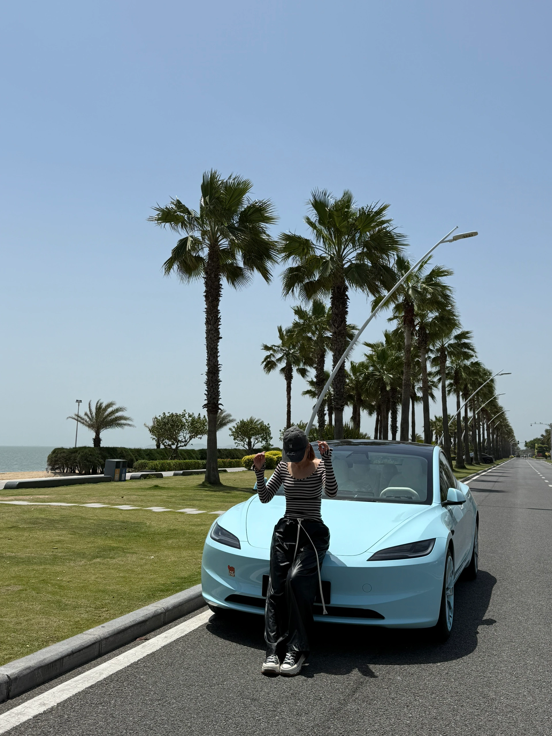 开着我的特斯拉去厦利福尼亚 想看看美美的你和你美美的车🏎️
#开车去海边
#行走的多巴胺显眼车
#model3
#特别心动的车
#特斯拉焕新3 @S'ummer