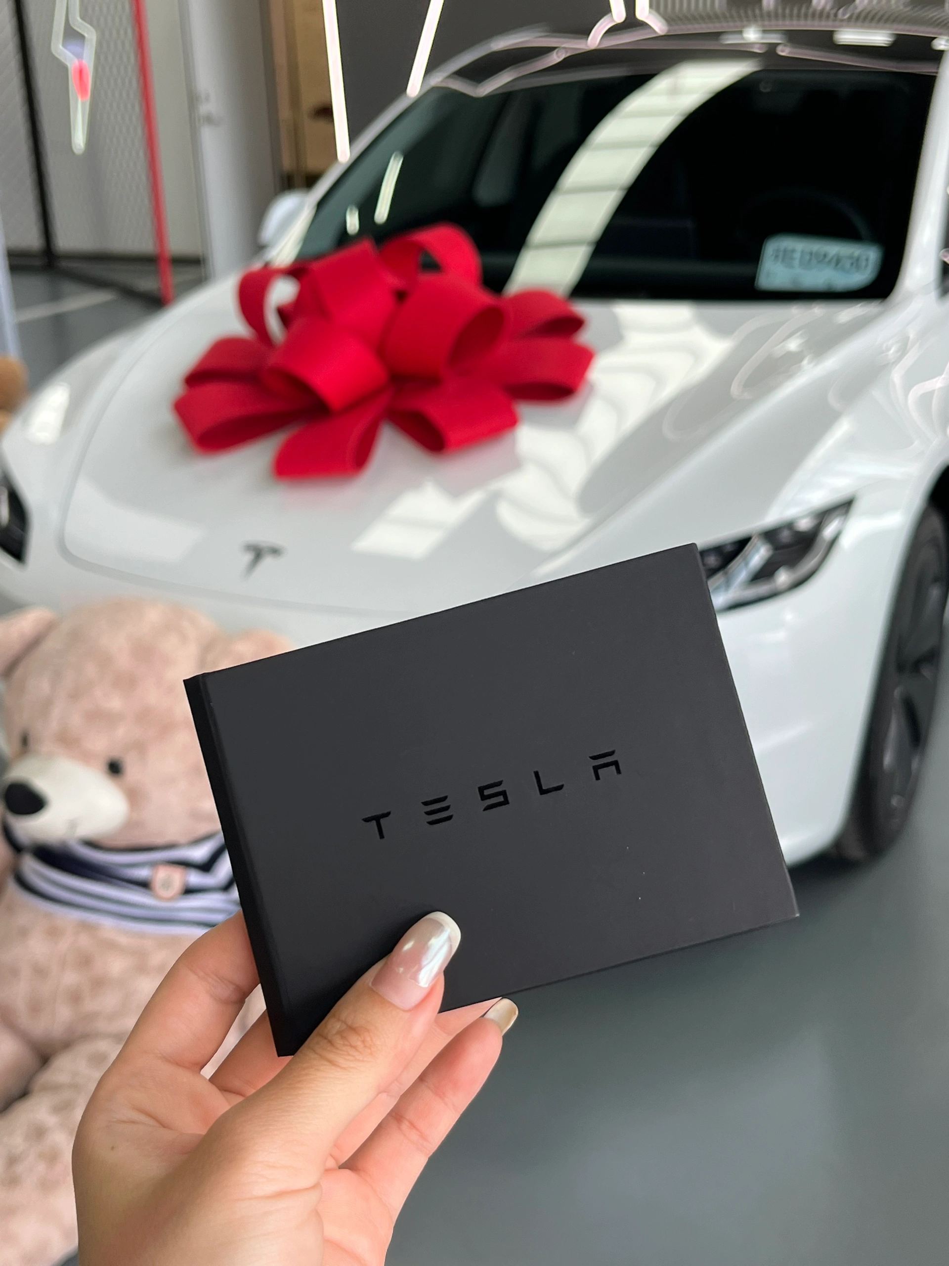 提车日记🚗 ｜30岁终于靠自己买了第一辆车 提车拍照用什么姿势看这个就够啦！
恭喜自己成为特斯拉车主！
不能浪费闺蜜拍的10086张照片📸
把财运散播给评论区的姐妹们，祝大家早日提车🥳
#提车日记 #提车啦   #提车拍照   #model3   #特别心动的车   #提车   #提车日记   #特斯拉提车     #换车的尽头是电车 #适合女孩子的车 @大栗旬Dianne