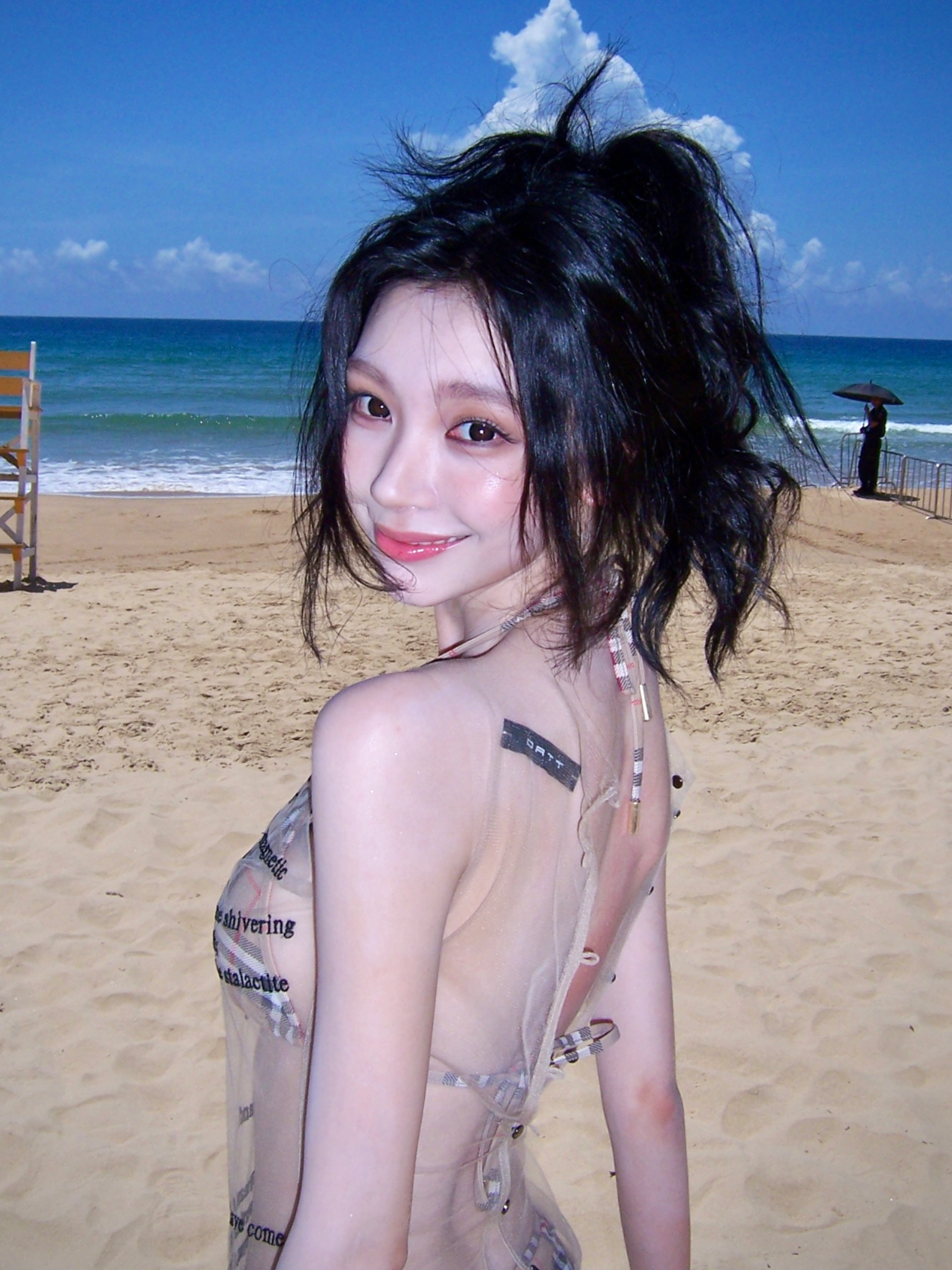 🐚 ˖⸂ ‎⟡ 👙𓂂 𓏻 🏊🏻⸝⸝⸝ ˣ 🥽 𝑻𝒉𝒆 𝒔𝒆𝒂~~~
回到快乐老家🌴
我的海岛假日✌️
	
@Rocco刘冲
#VogueVacation
#VOGUE海边假日 @易梦玲
