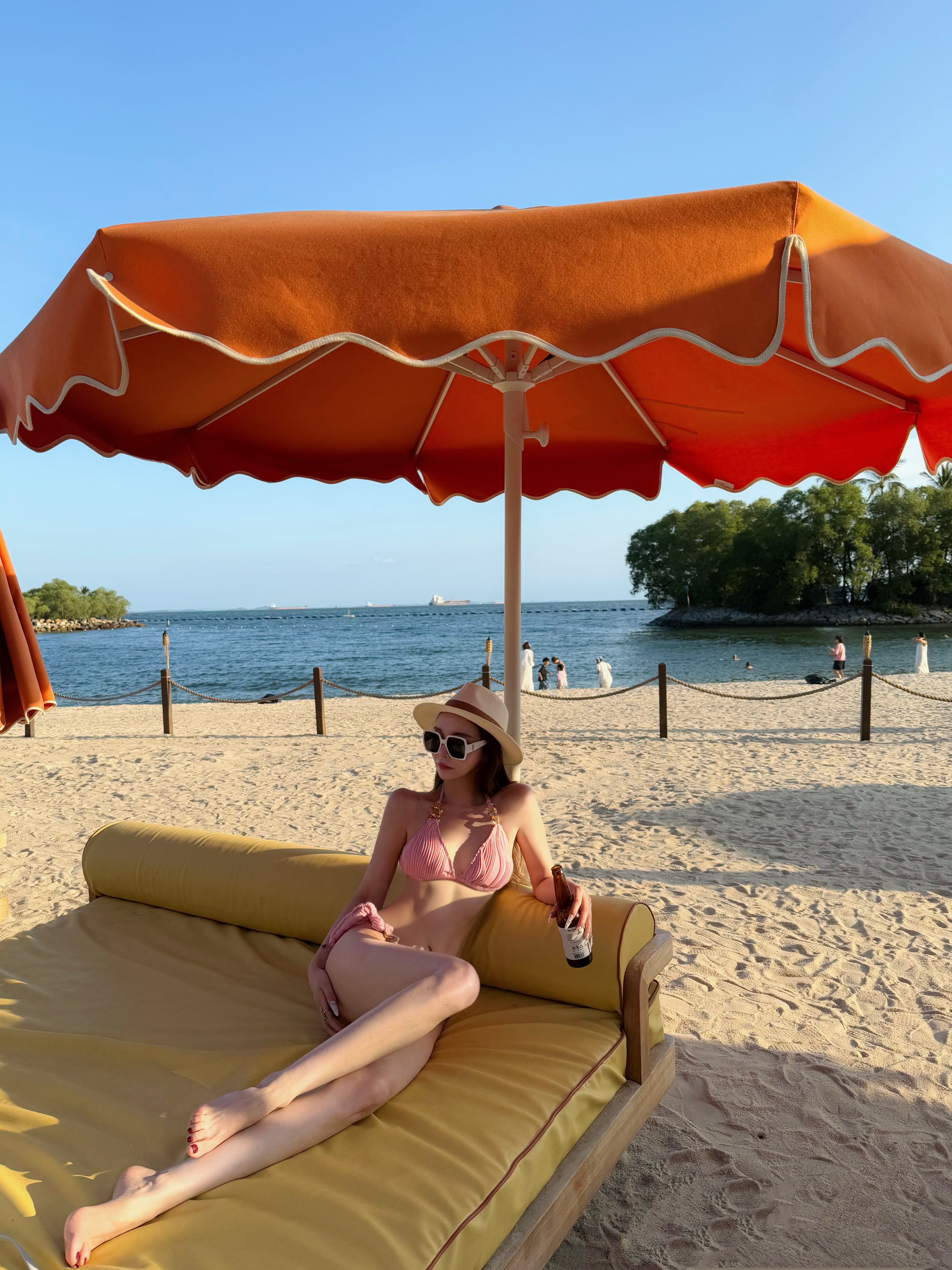 老娘与海2 #新加坡海边 #比基尼拍照 #正常拍摄无不良引导 @YALY甜小姐