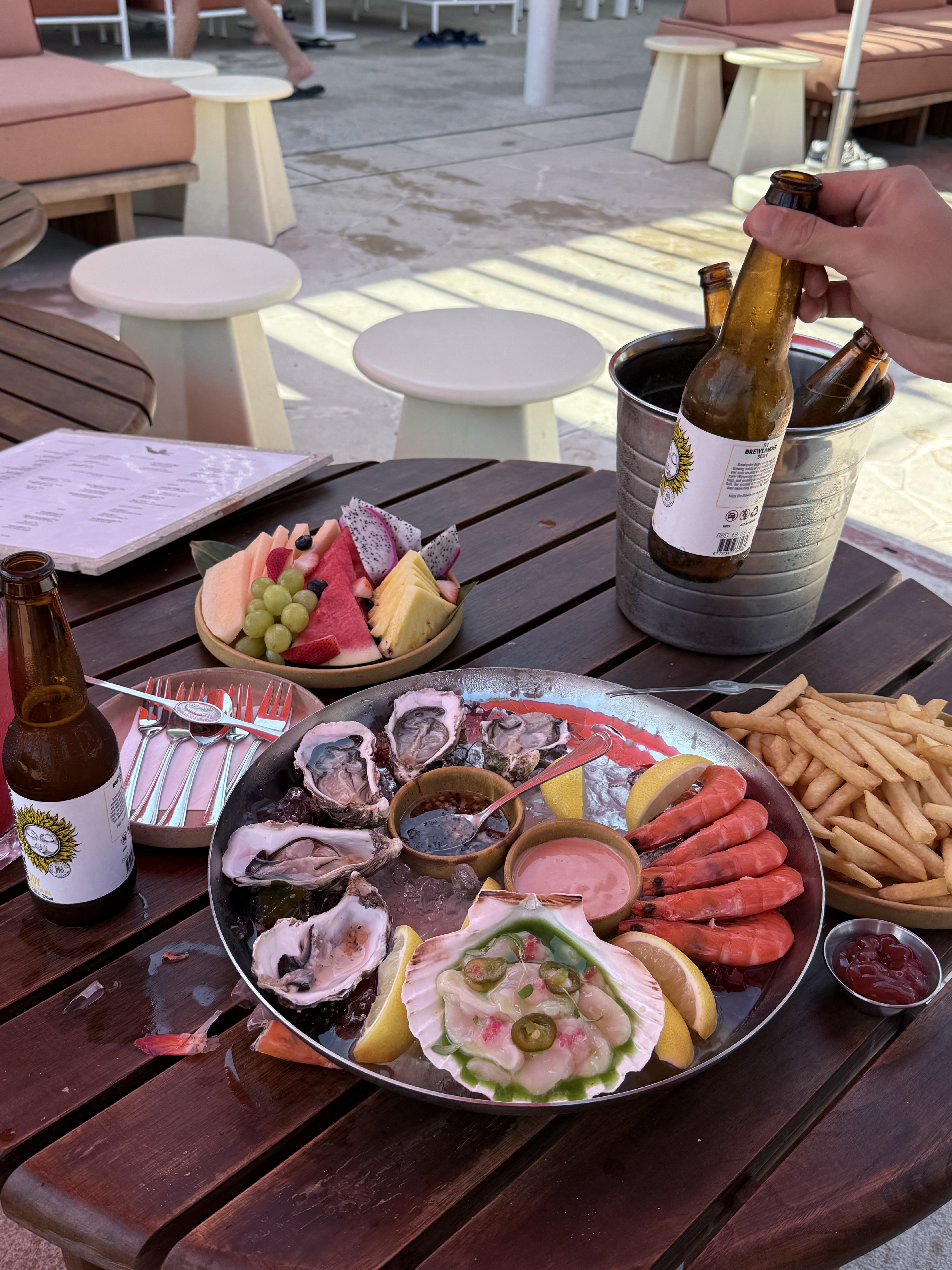 老娘与海2 #新加坡海边 #比基尼拍照 #正常拍摄无不良引导 @YALY甜小姐