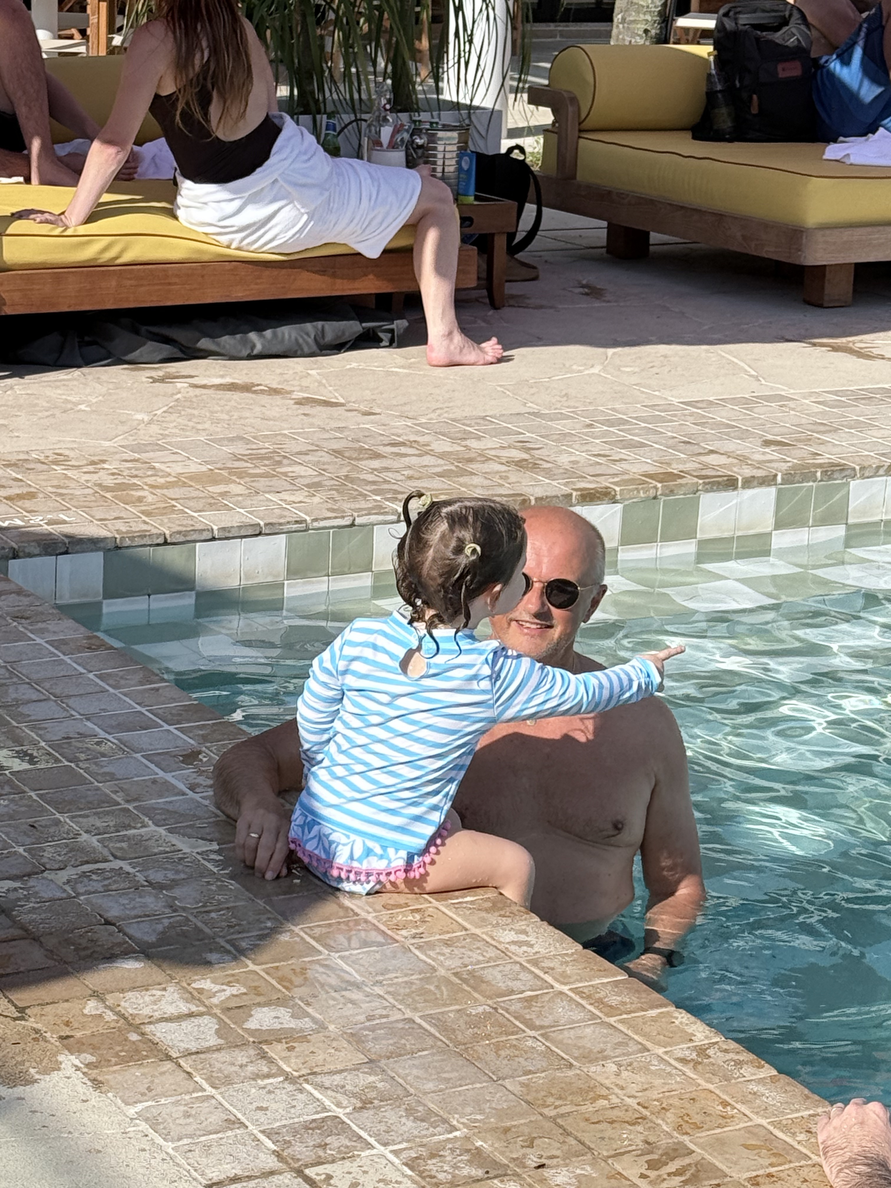 老娘与海2 #新加坡海边 #比基尼拍照 #正常拍摄无不良引导 @YALY甜小姐