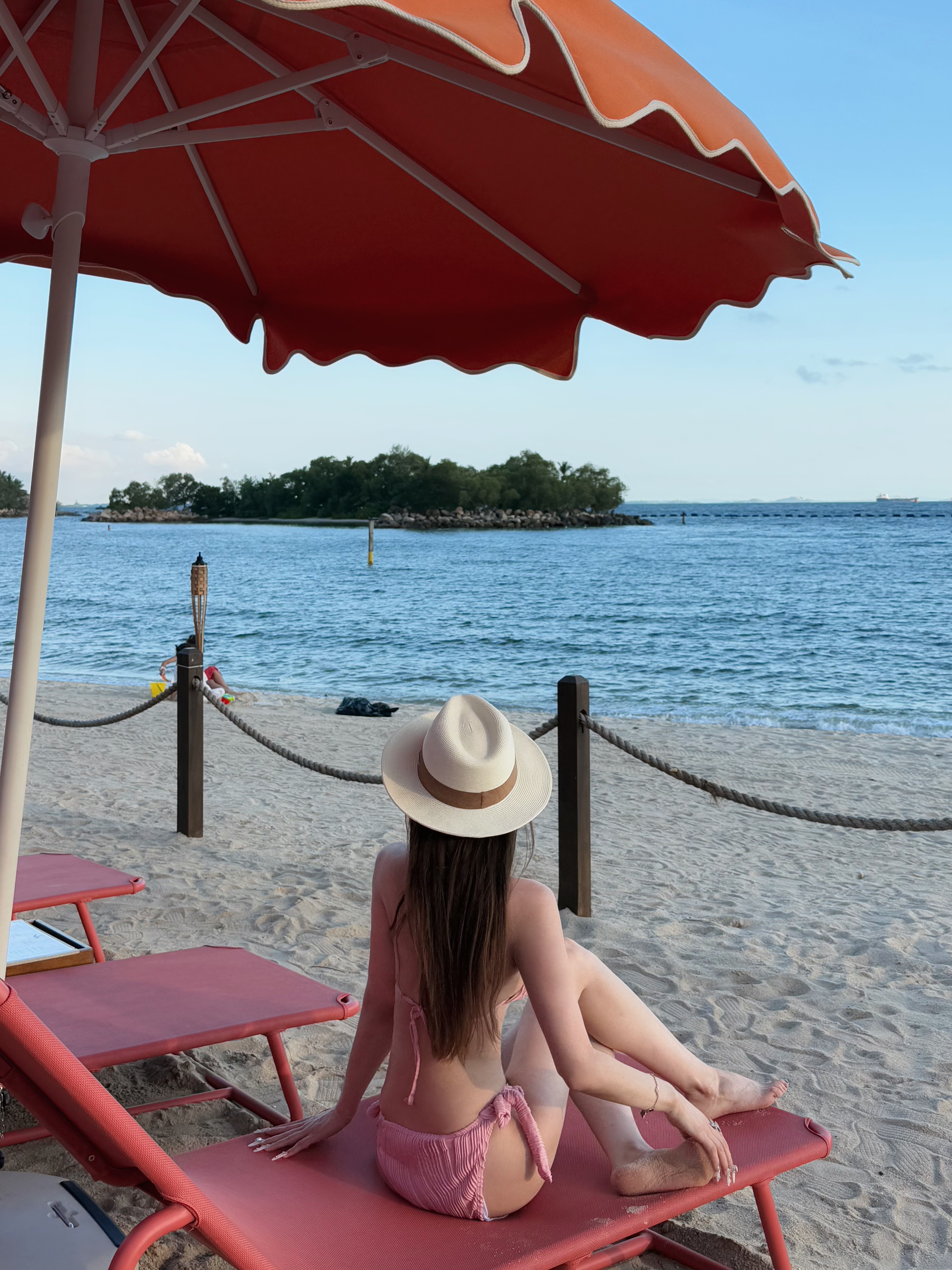 老娘与海2 #新加坡海边 #比基尼拍照 #正常拍摄无不良引导 @YALY甜小姐