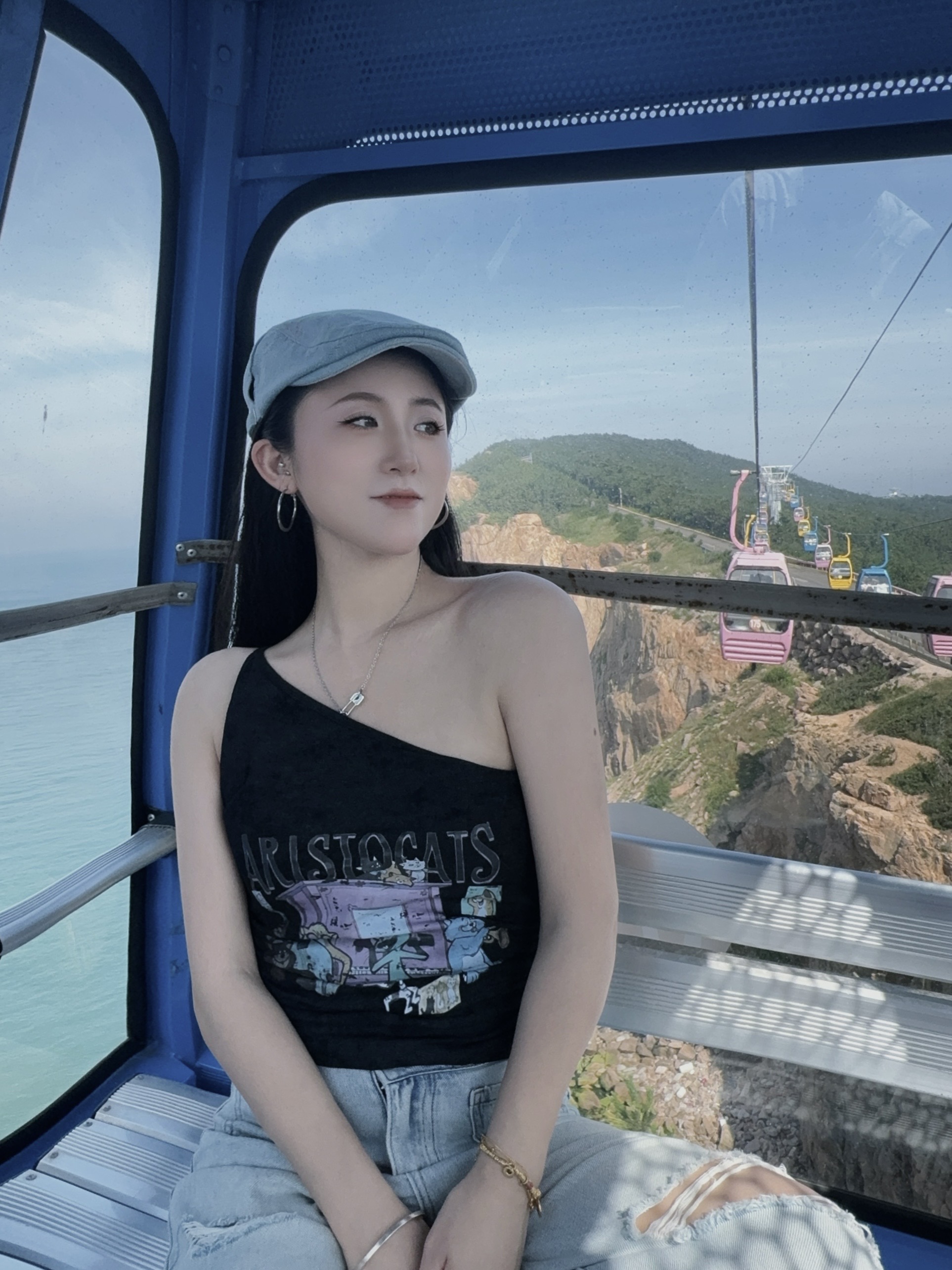 特斯拉女车主|生活是自己的 每天都是自由 威海站📍WEI HAI• BLUEWAYS.
因为抖音的一个视频———搁浅的布鲁维斯号
拉上我的旅游搭子说走就走
日升月落 总有黎明⛴
#记录吧就现在 #生活在别处自由在路上 #或许自由更甚一筹 #出发永远比向往更有意义 #多看大自然少与人纠缠 #浪漫生活的记录者 #好好生活满电出发 #威海 #这世界的一切都在吸引我 #少与人纠缠多看大自然 @何子