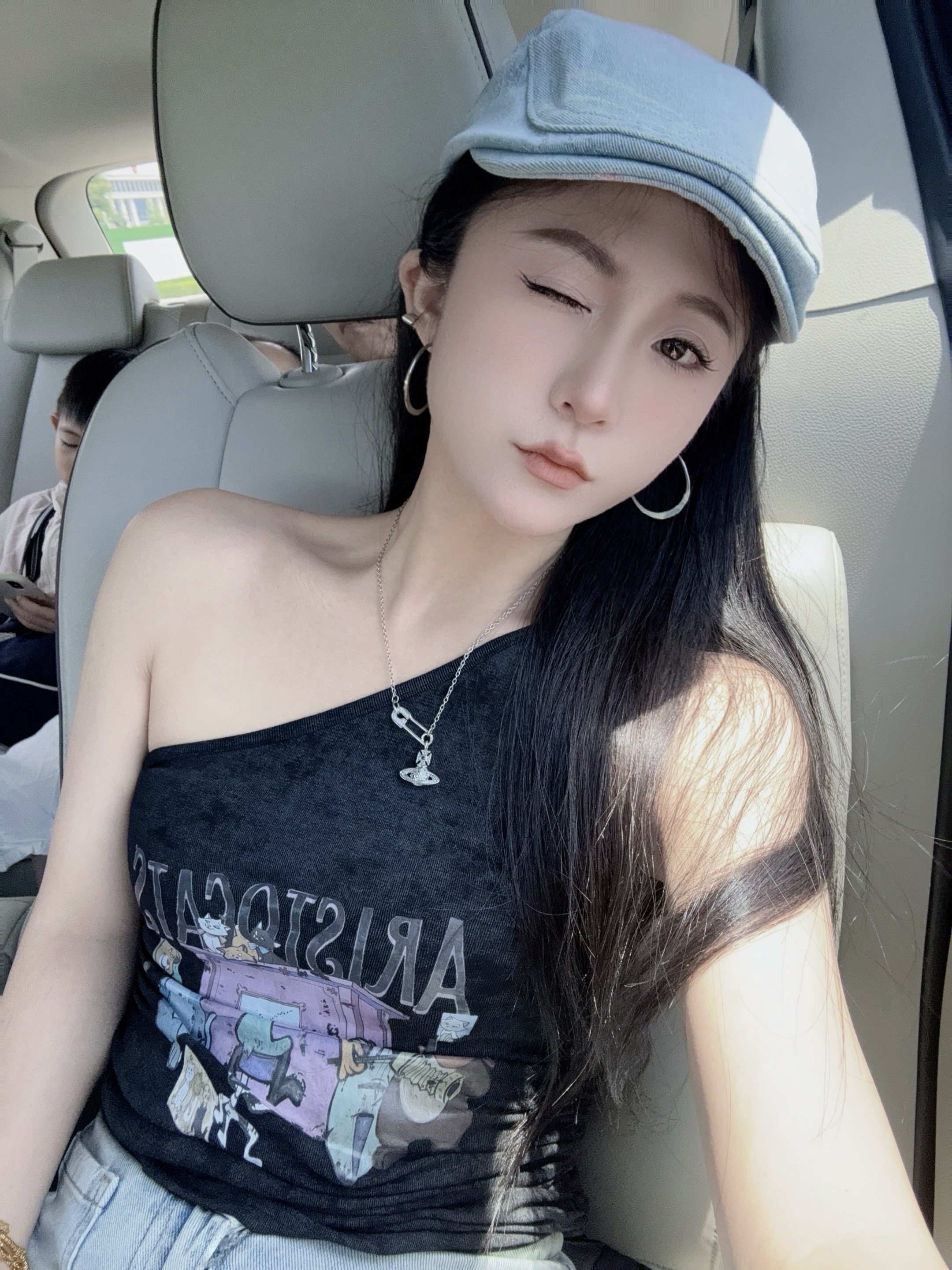 特斯拉女车主|生活是自己的 每天都是自由 威海站📍WEI HAI• BLUEWAYS.
因为抖音的一个视频———搁浅的布鲁维斯号
拉上我的旅游搭子说走就走
日升月落 总有黎明⛴
#记录吧就现在 #生活在别处自由在路上 #或许自由更甚一筹 #出发永远比向往更有意义 #多看大自然少与人纠缠 #浪漫生活的记录者 #好好生活满电出发 #威海 #这世界的一切都在吸引我 #少与人纠缠多看大自然 @何子