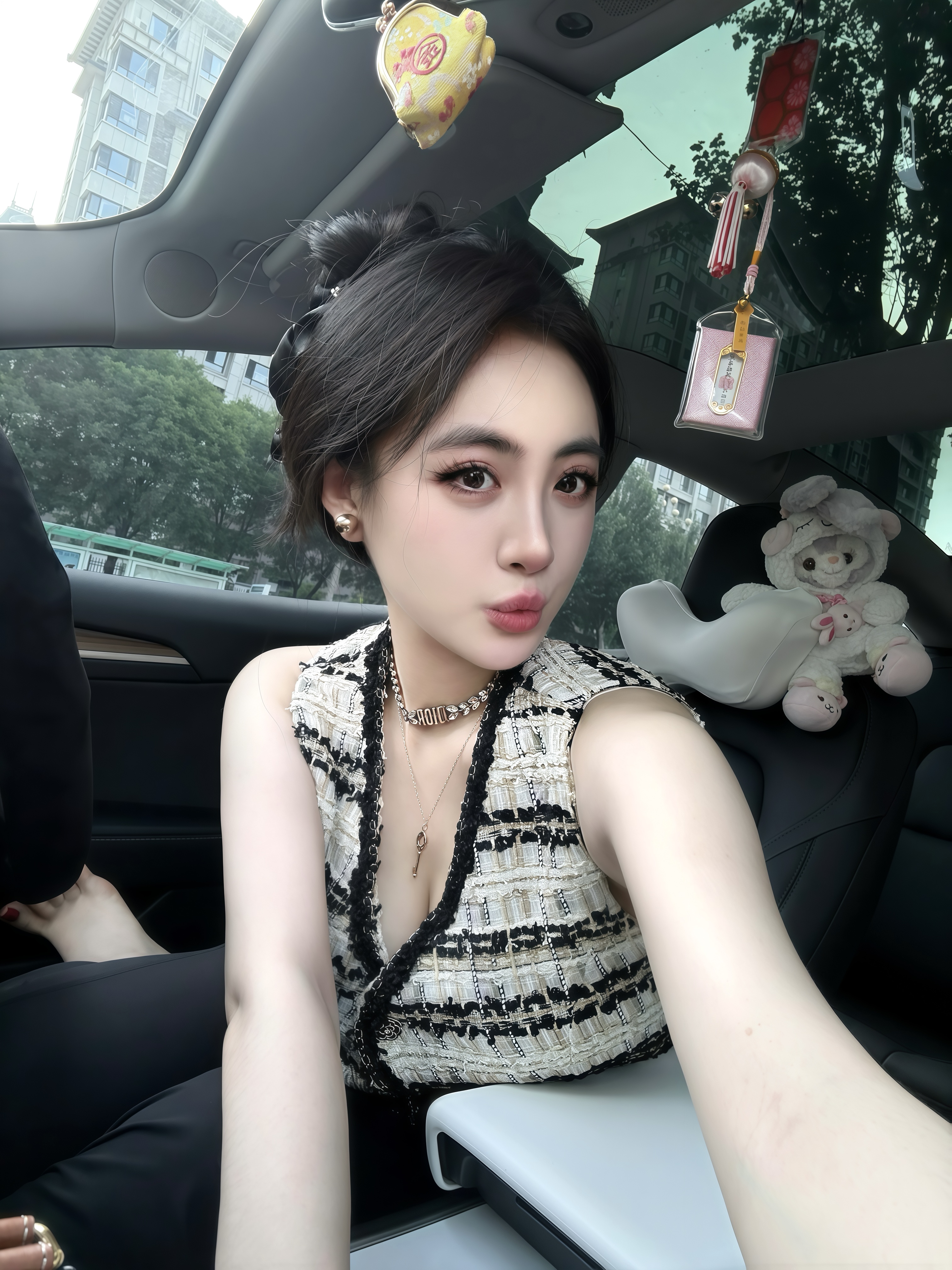是你的特斯拉女孩！！！ 怎么会有小特这么好开又这么好拍的鼠标！
大拍特拍的每一天！
	
#model3 #tesla #我爱我的车搭子 @魔人啾啾
