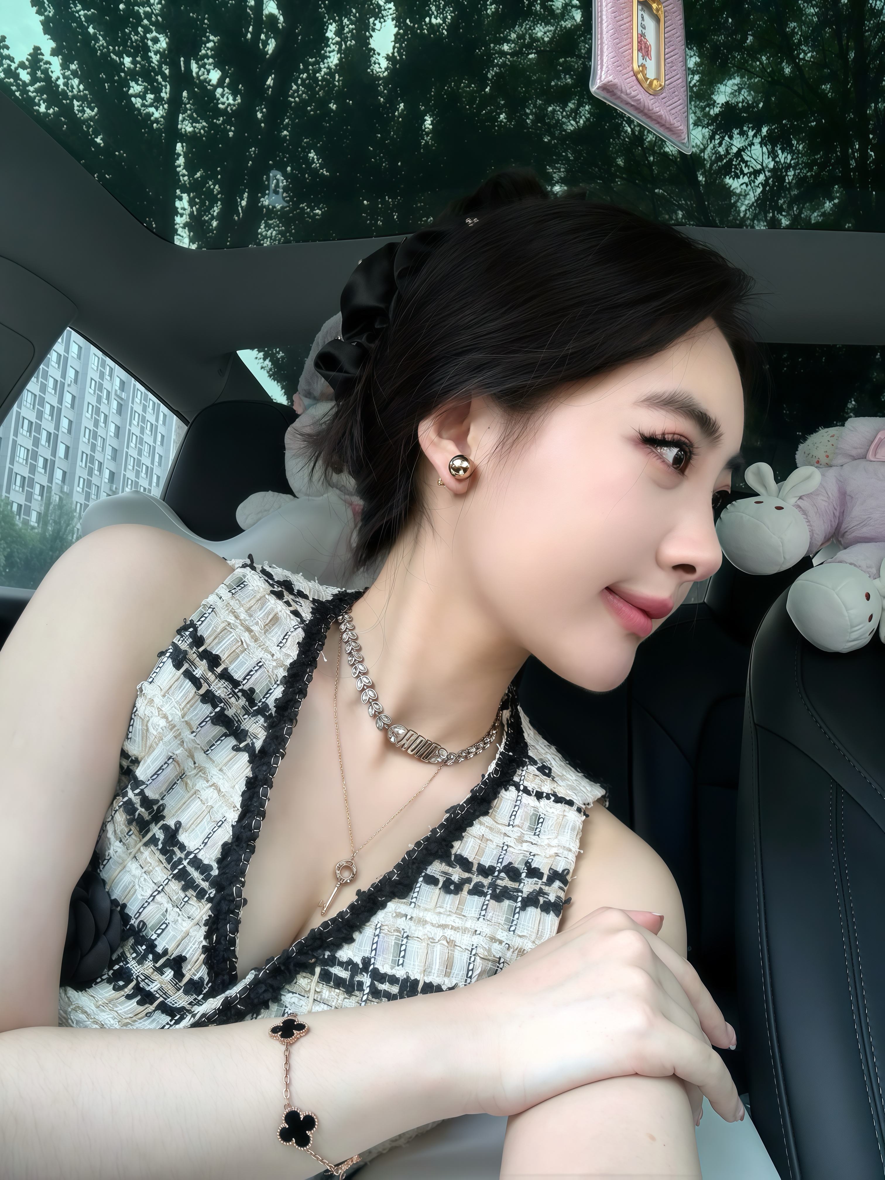 是你的特斯拉女孩！！！ 怎么会有小特这么好开又这么好拍的鼠标！
大拍特拍的每一天！
	
#model3 #tesla #我爱我的车搭子 @魔人啾啾